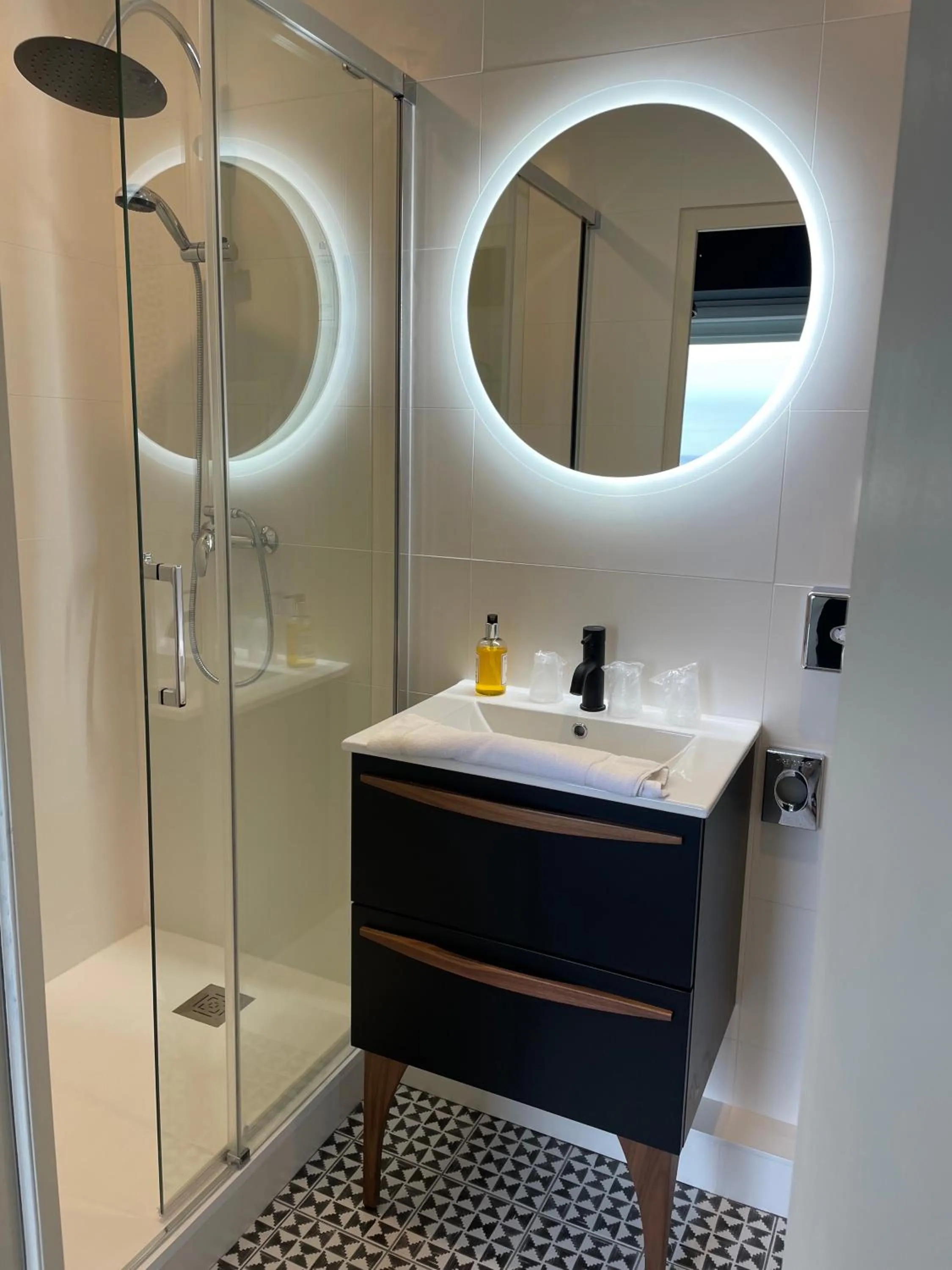 Bathroom in Beau Rivage Hôtel-Restaurant