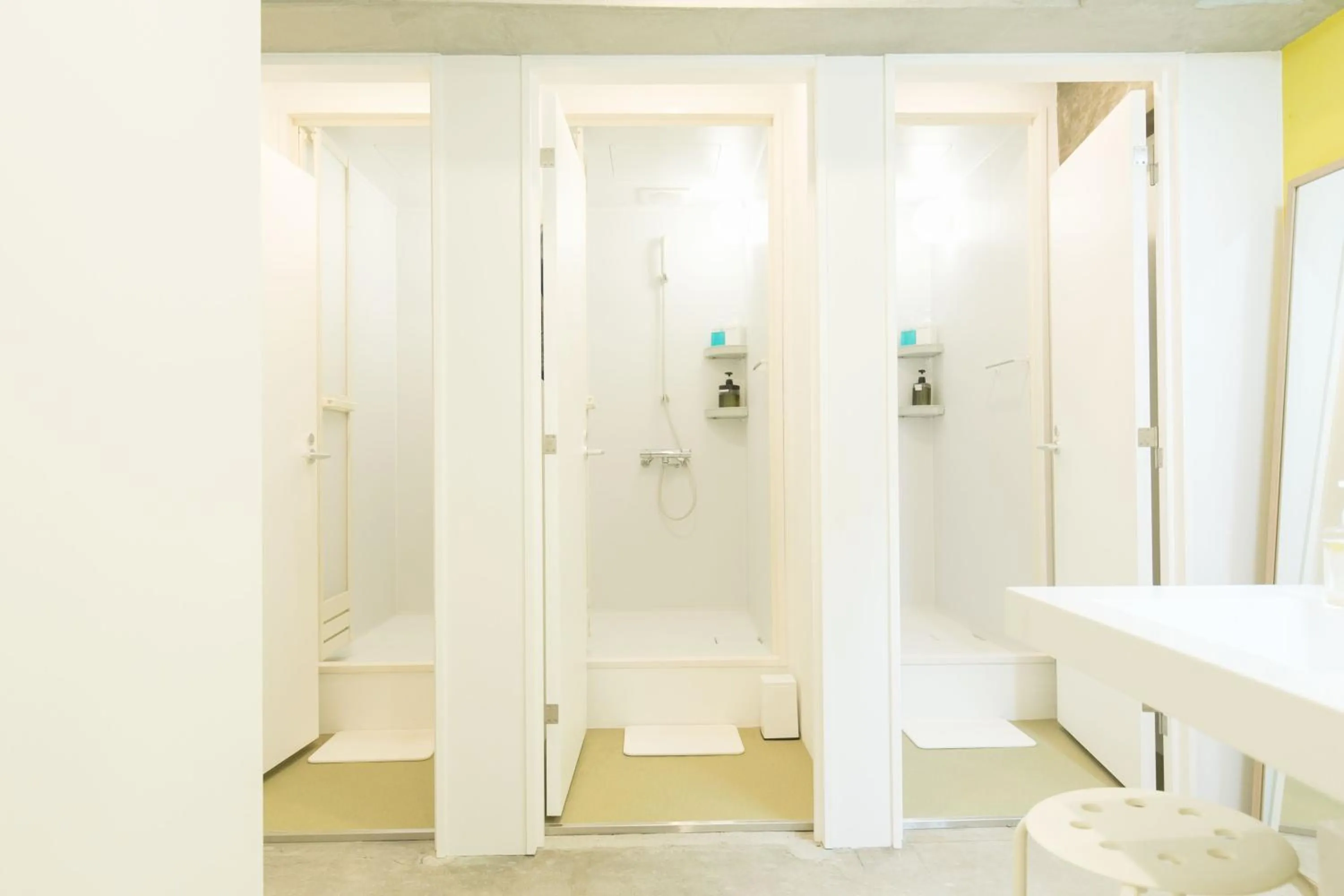 Area and facilities in hostel DEN