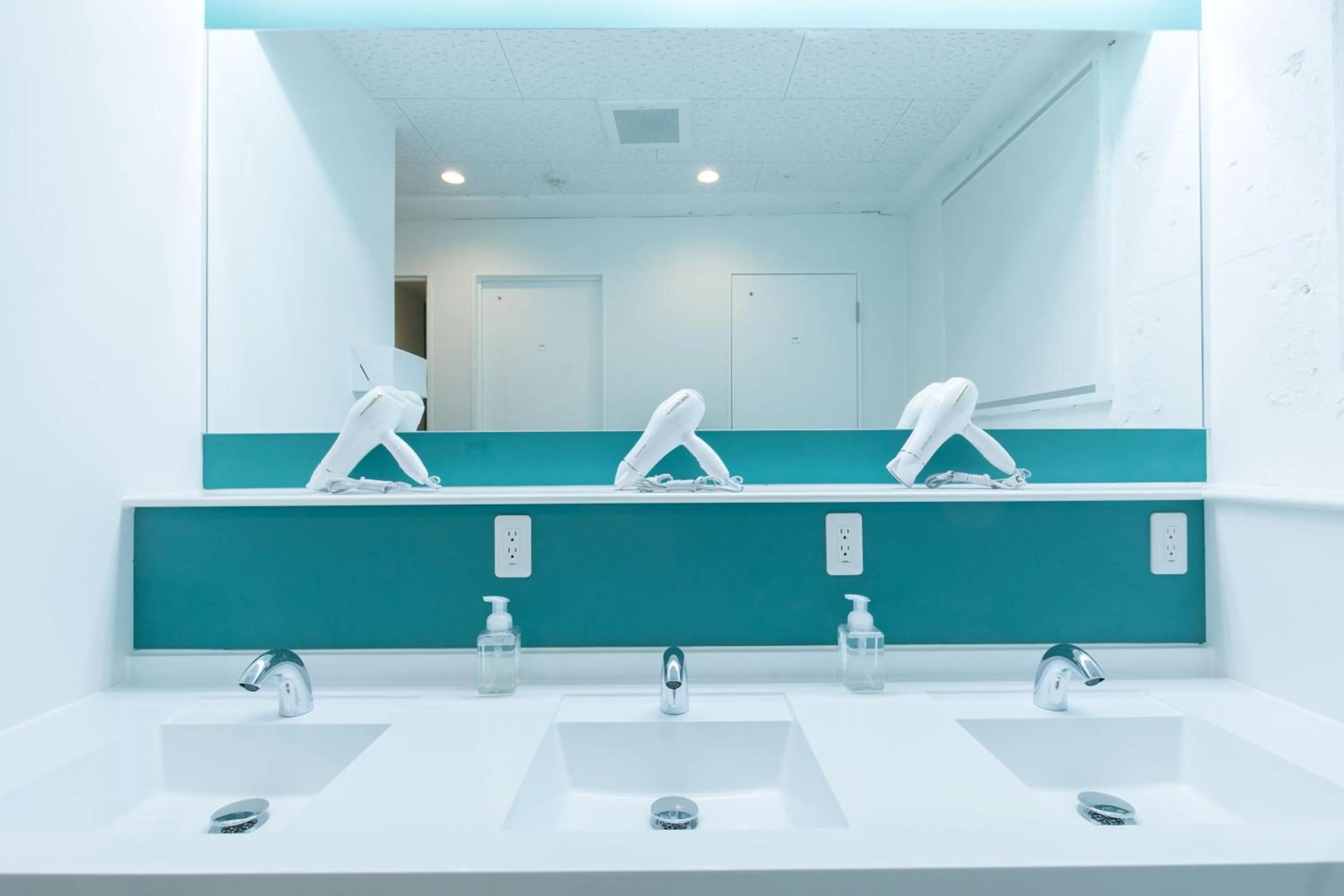 Area and facilities in hostel DEN