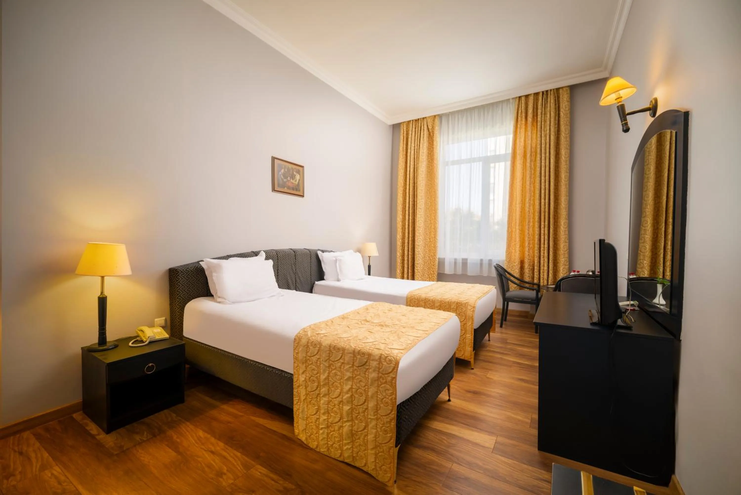 Bedroom, Bed in Ramada by Wyndham Plovdiv Trimontium