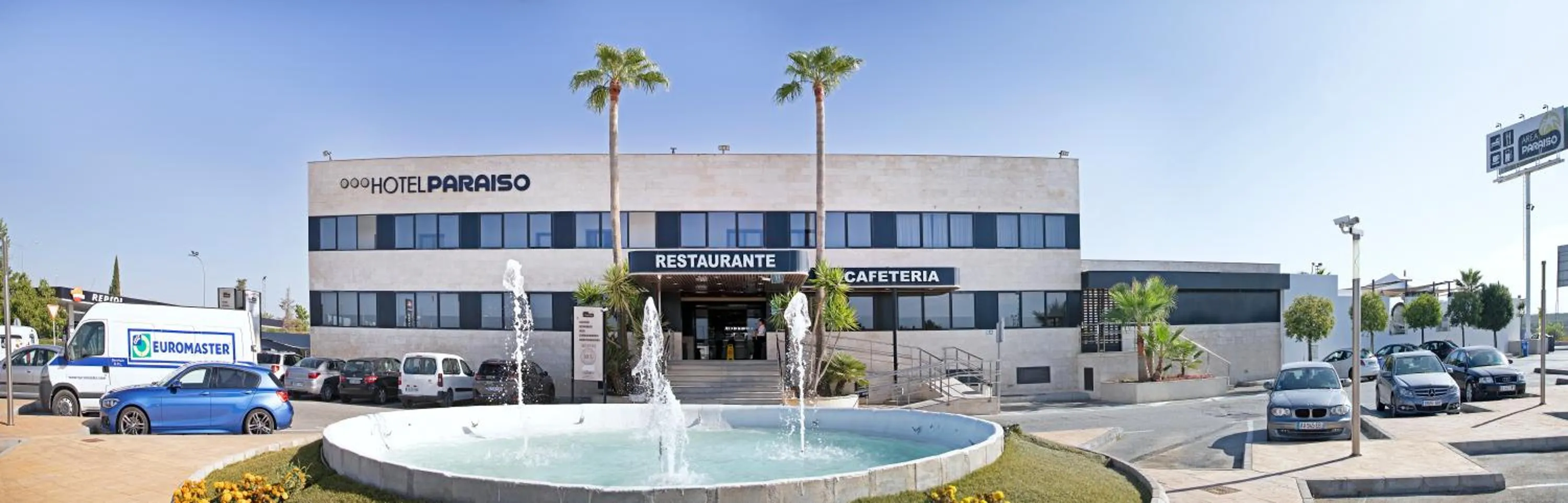 Property building in Hotel Paraiso Granada