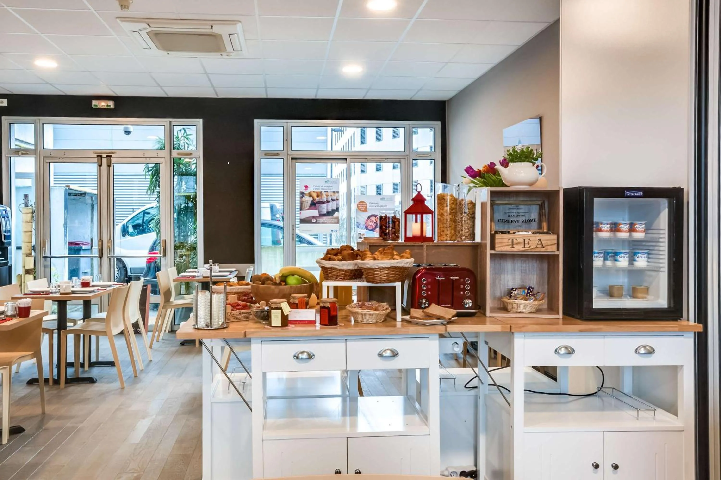 Breakfast in Brit Hotel Saint-Nazaire Centre