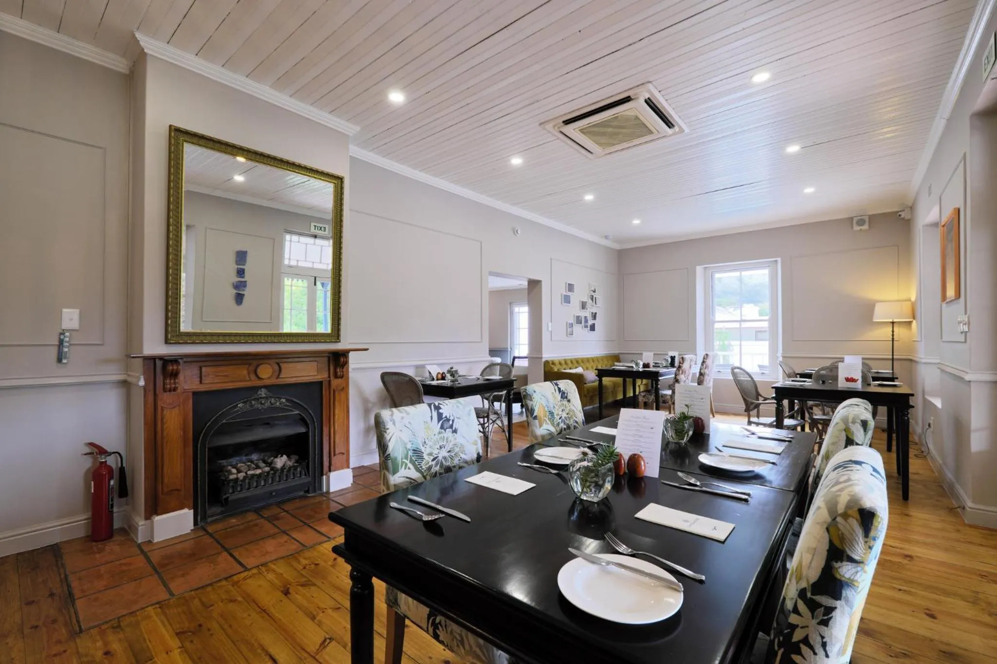 Restaurant/places to eat in Chapter House Boutique Hotel by The Living Journey Collection