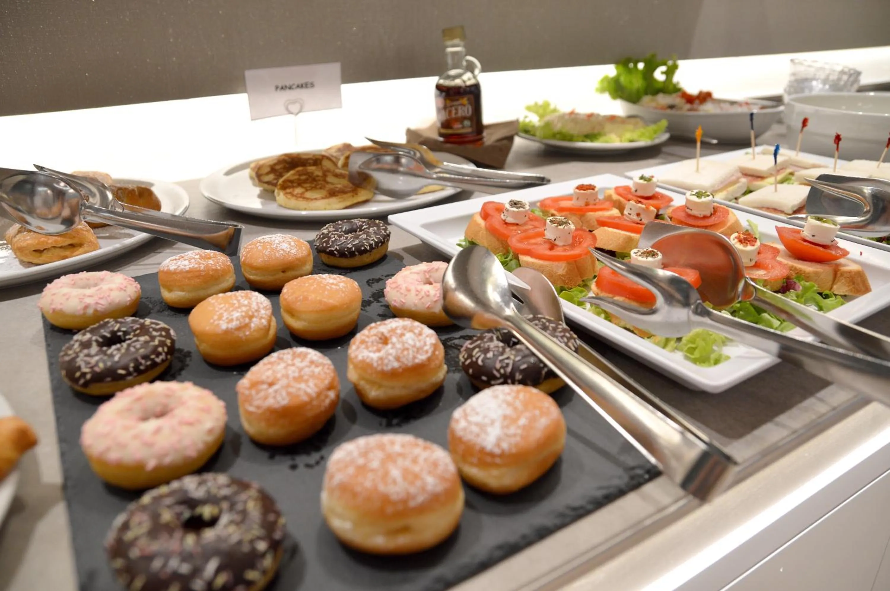 Food and drinks in Hotel Adele