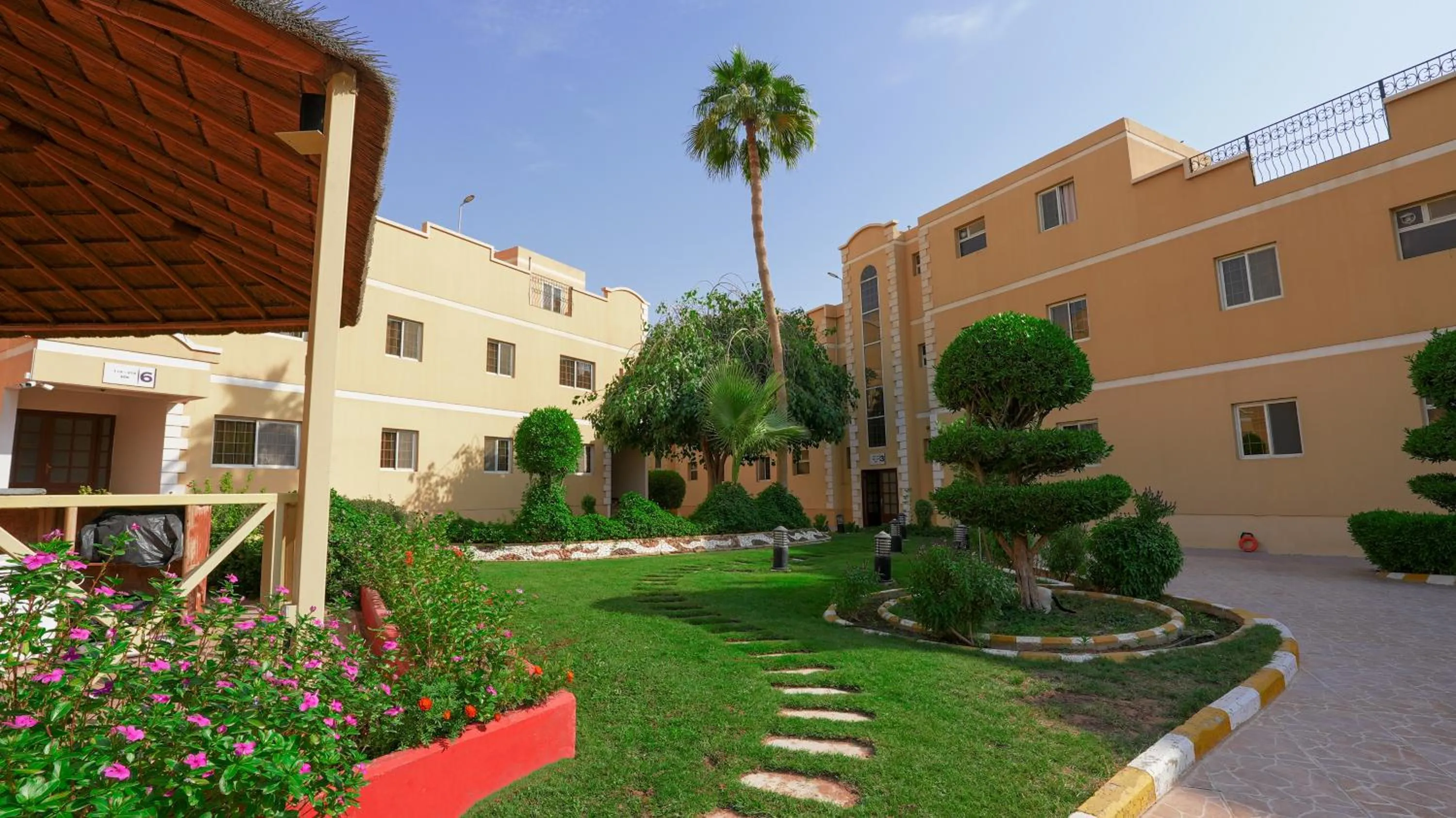 Day in Boudl Al Malaz