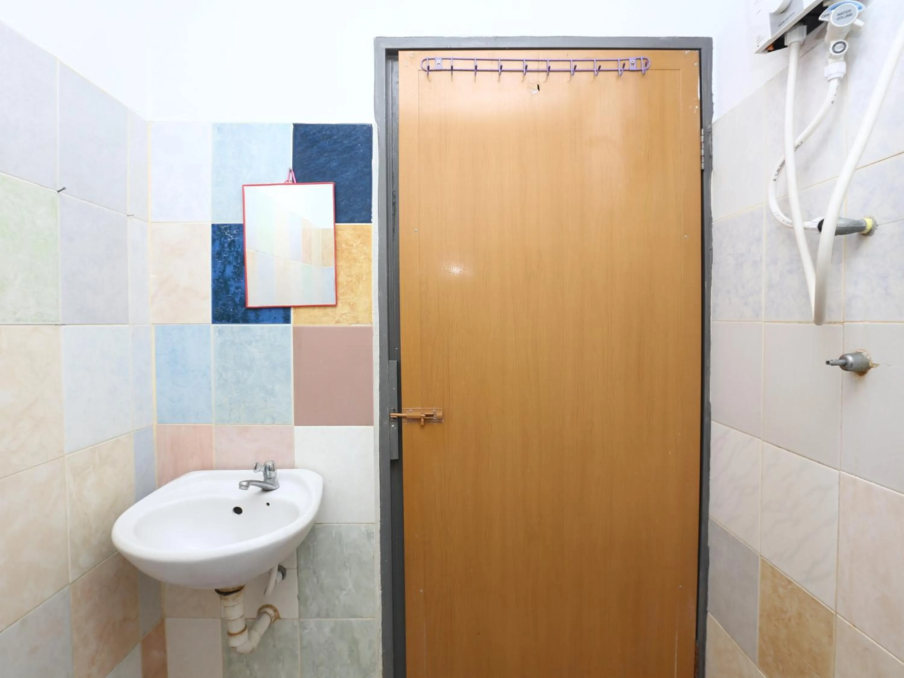 Shower in KB Rest Inn-Twin Single