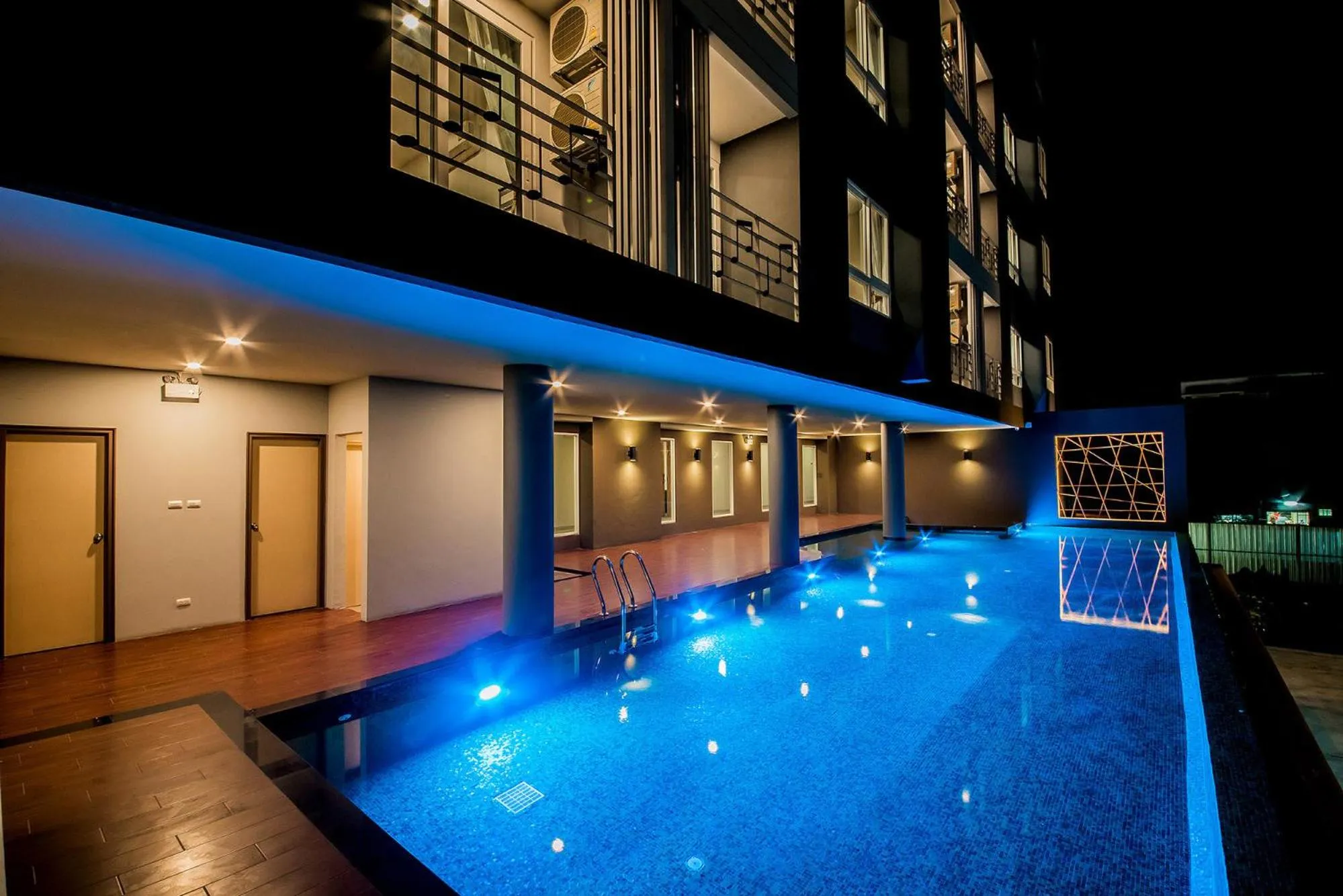 Swimming pool in The Violin Sriracha