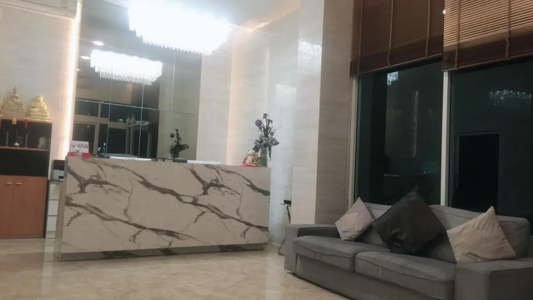 The Violin Sriracha The Violin Sriracha