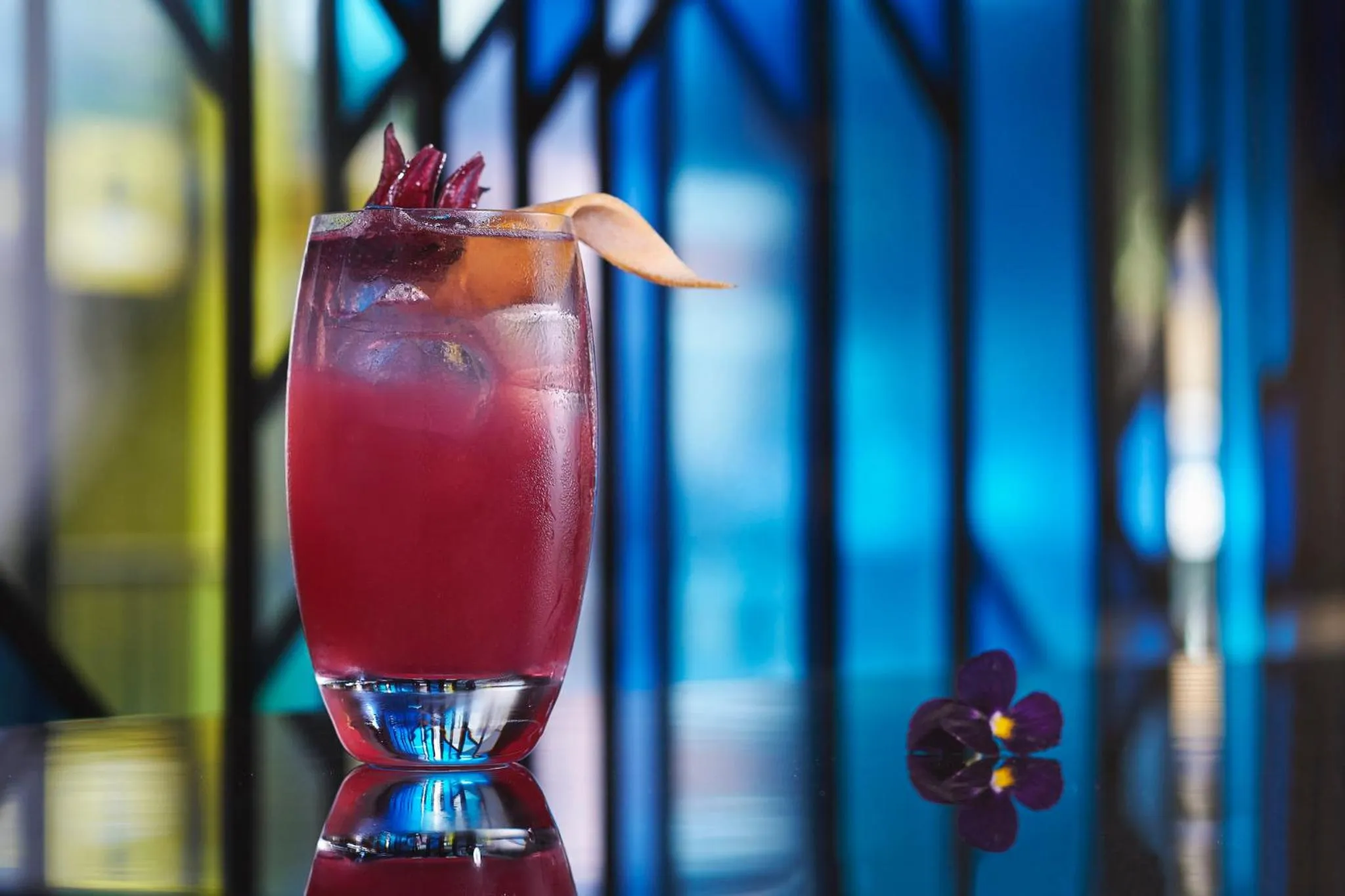 Lounge or bar in InterContinental Sofia by IHG