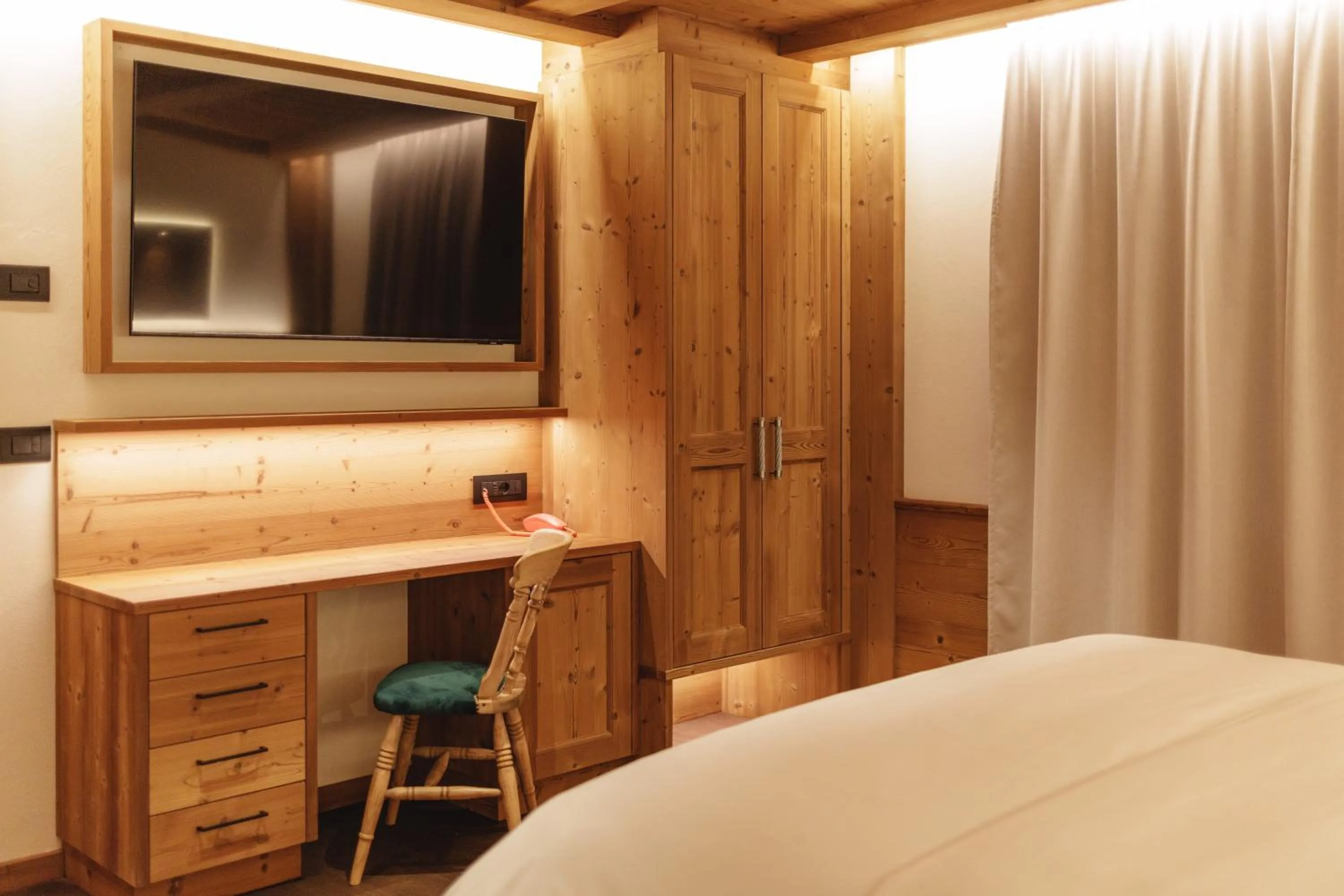 Bedroom, Bed in Hotel Fil Da Mont