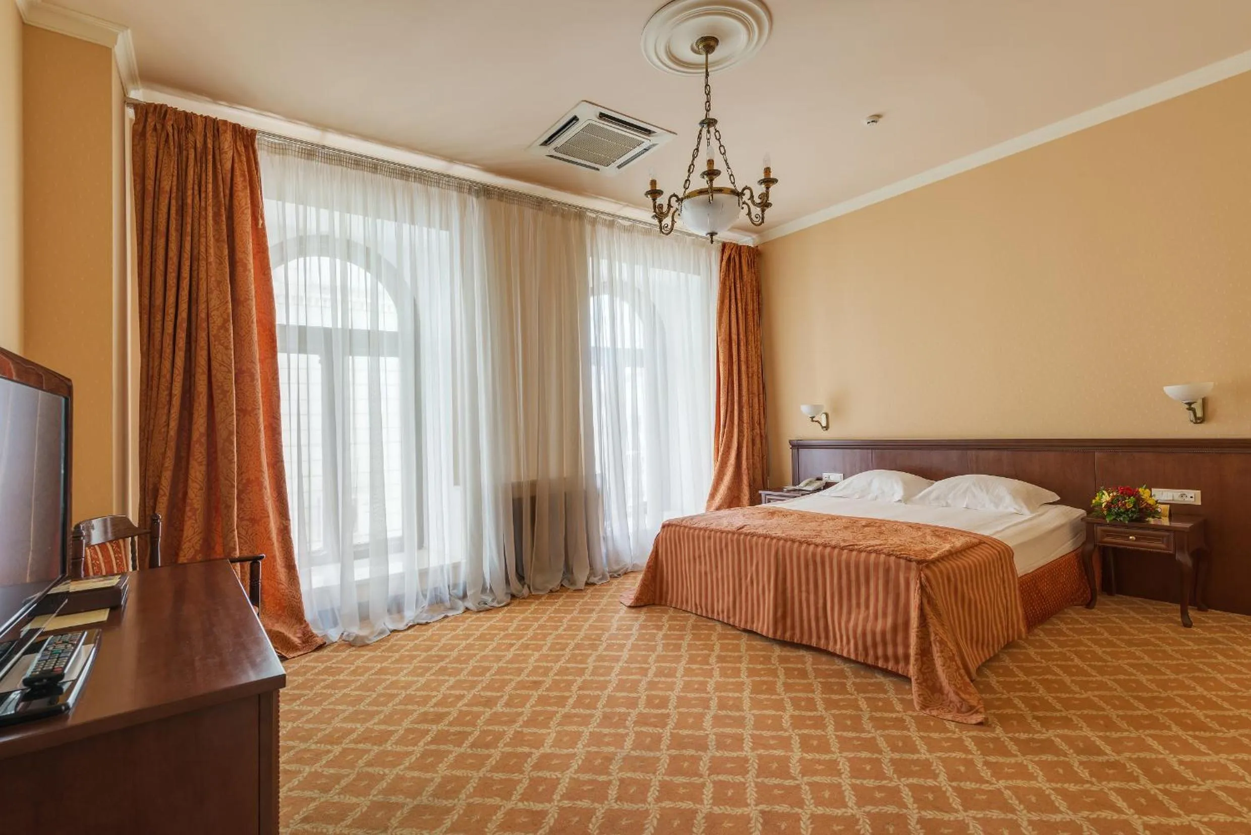 Bed in Londonska SPA Hotel