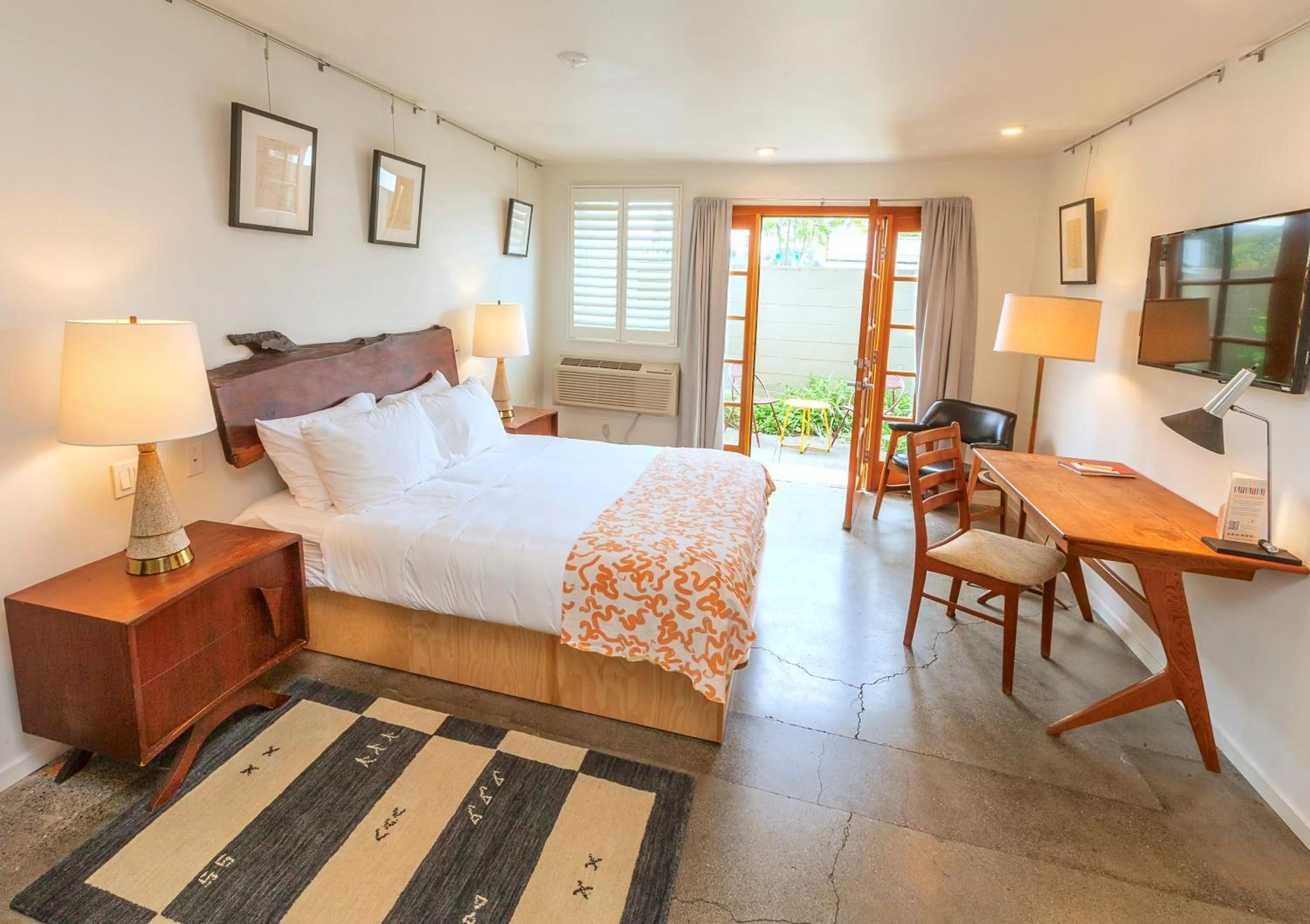 Bedroom, Bed in The Astro