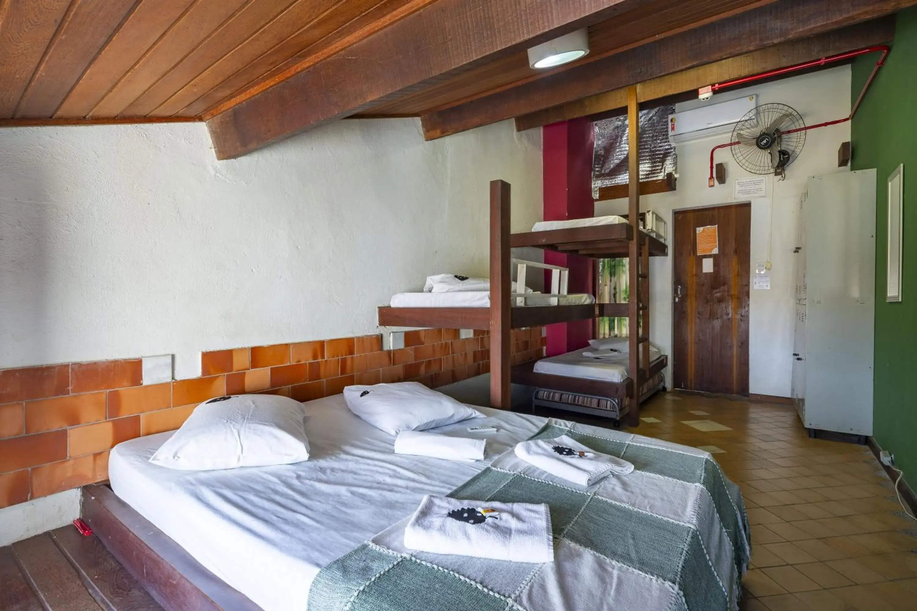 Family Room with Shared Bathroom in Laranjeiras Hostel Family Room with Shared Bathroom in Laranjeiras Hostel