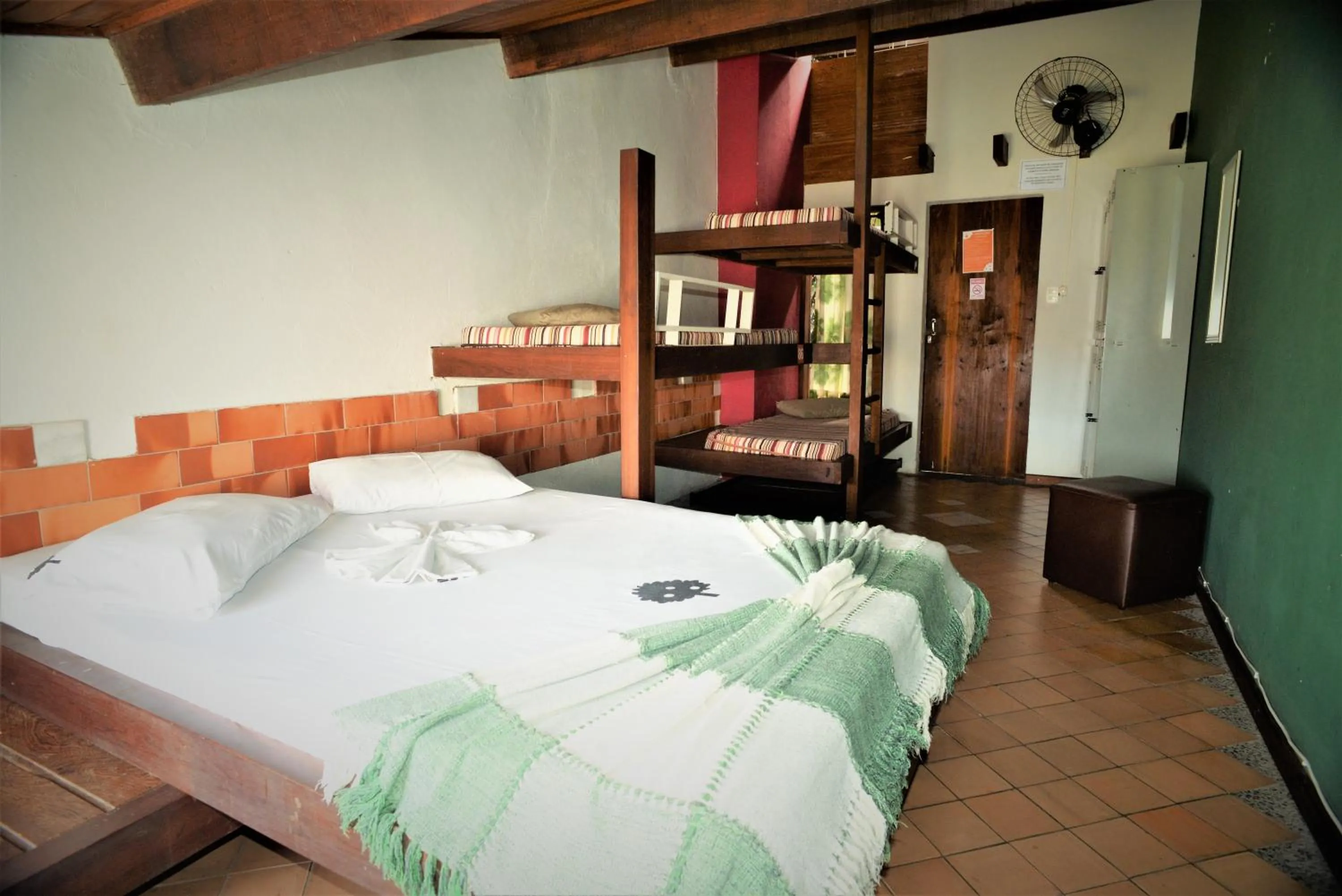 Photo of the whole room, Bed in Laranjeiras Hostel