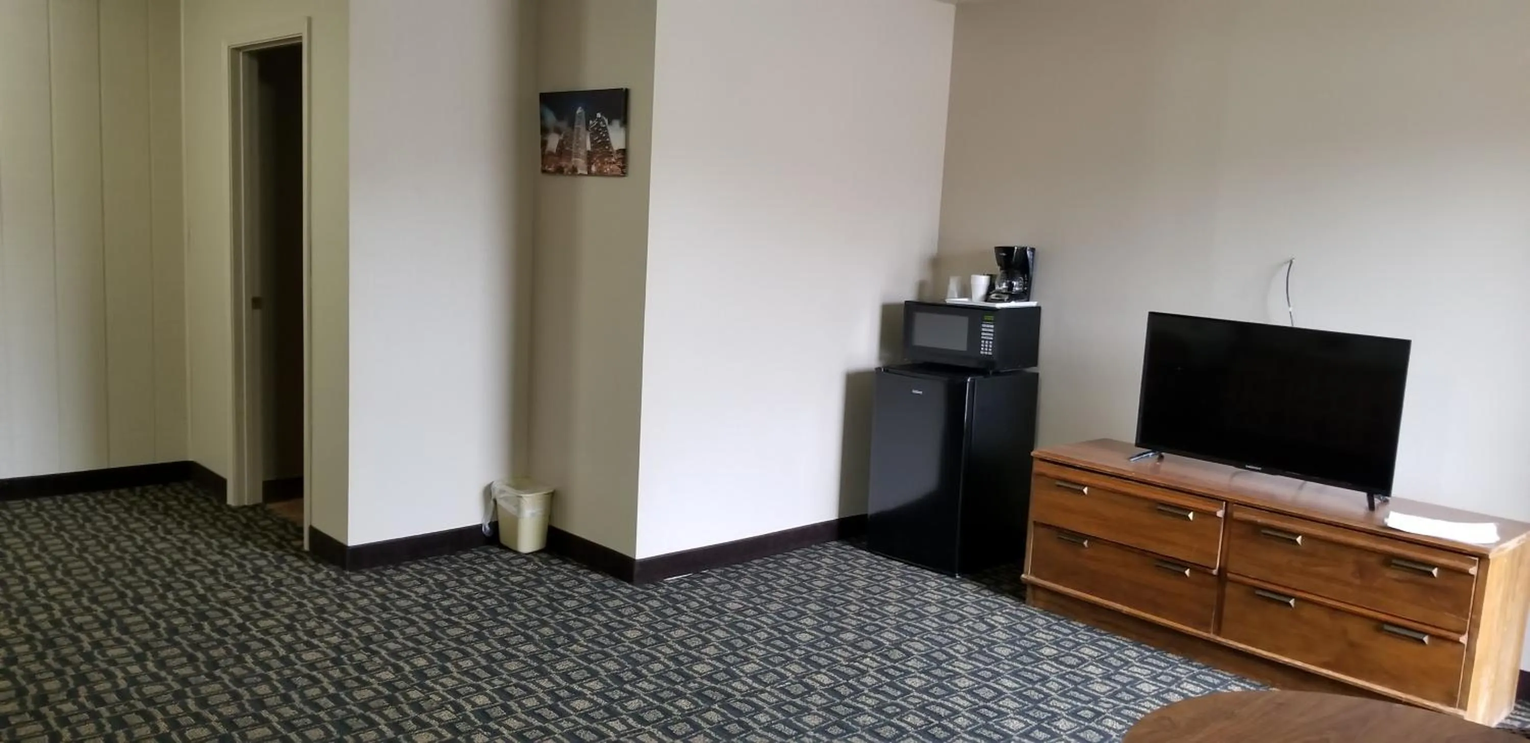 TV and multimedia in Mountain View Inn Yreka CA