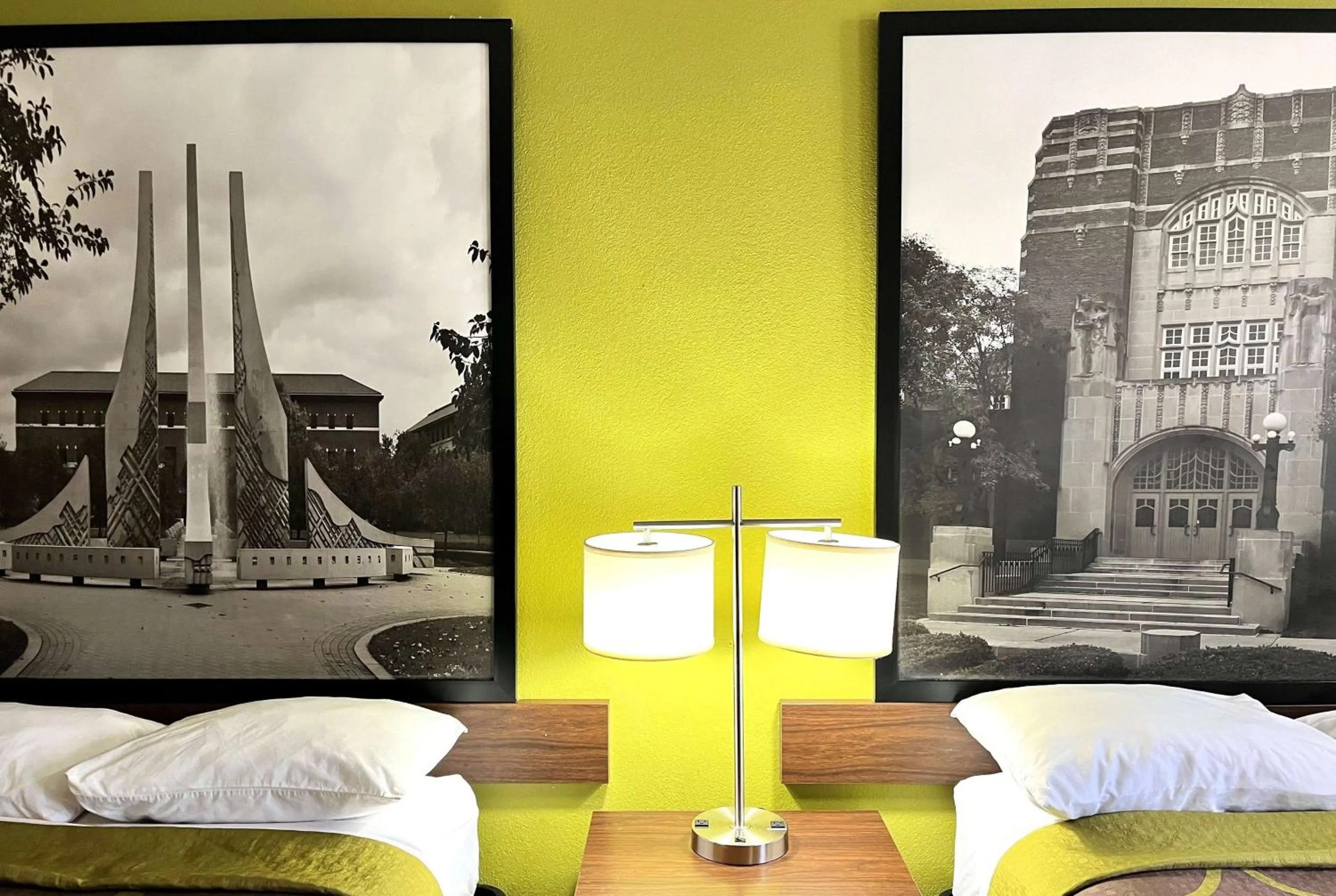 Photo of the whole room, Bed in Super 8 by Wyndham Lafayette