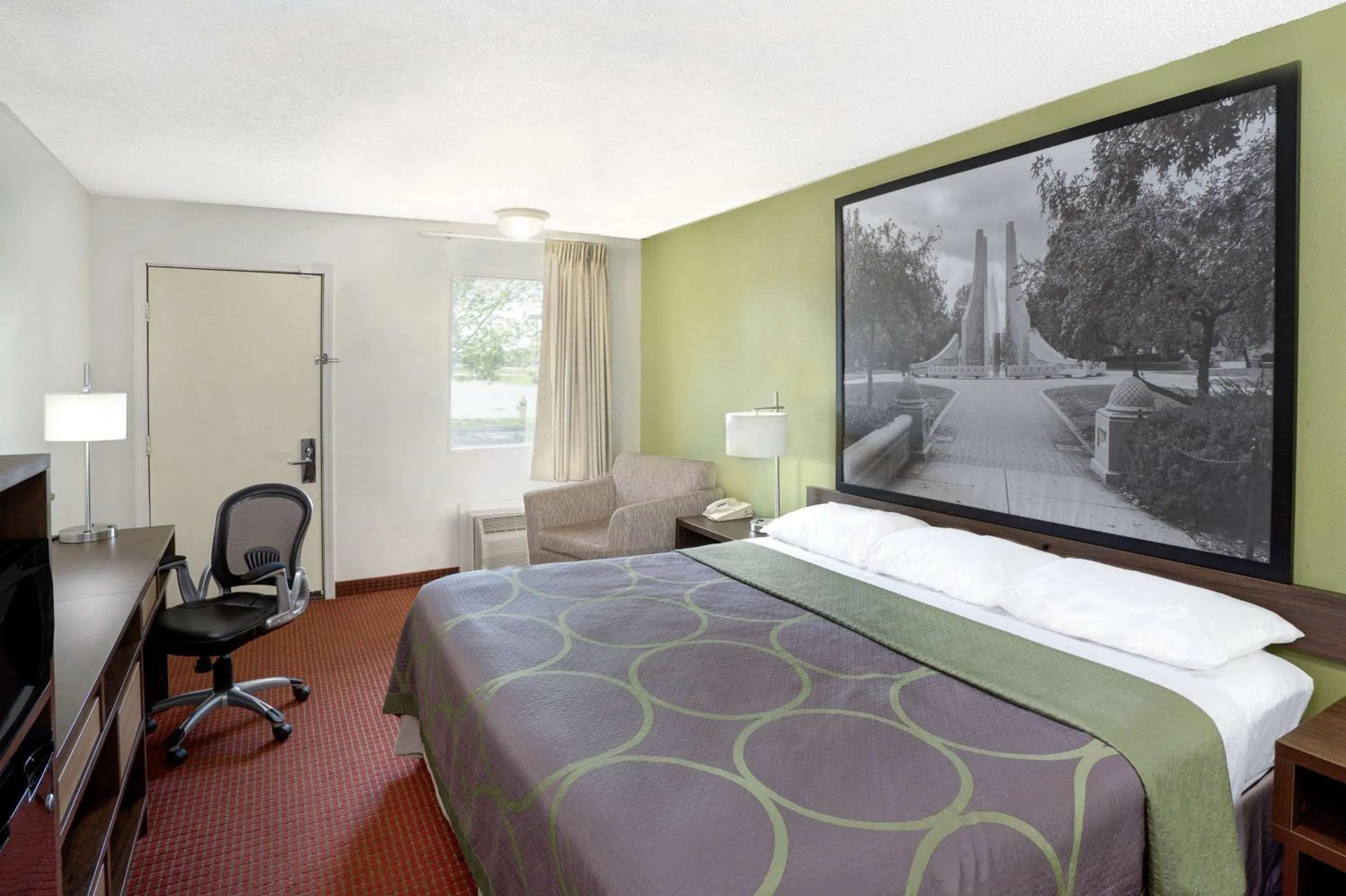 Photo of the whole room, Bed in Super 8 by Wyndham Lafayette