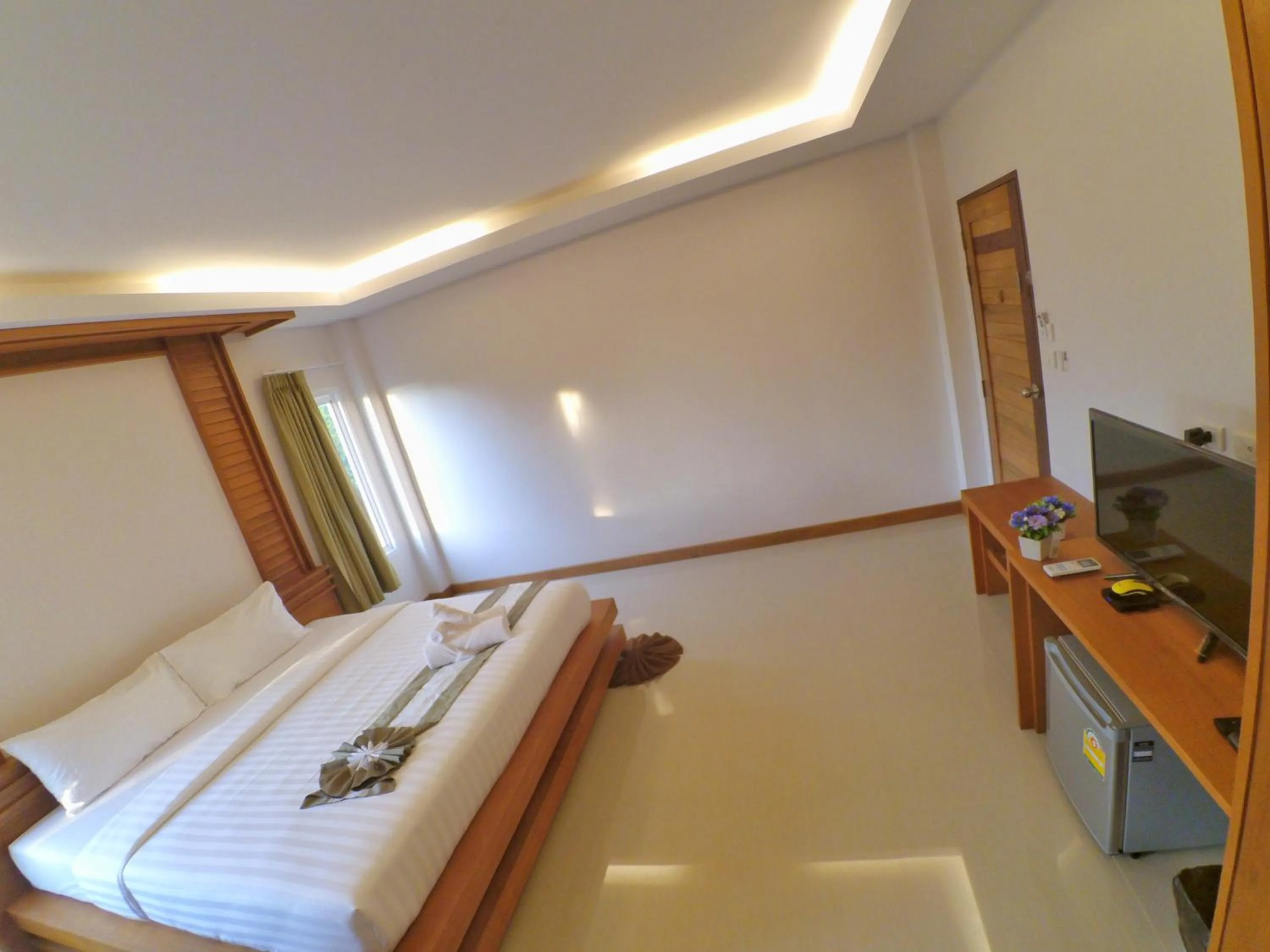 Photo of the whole room, Bed in The Peace Tara House