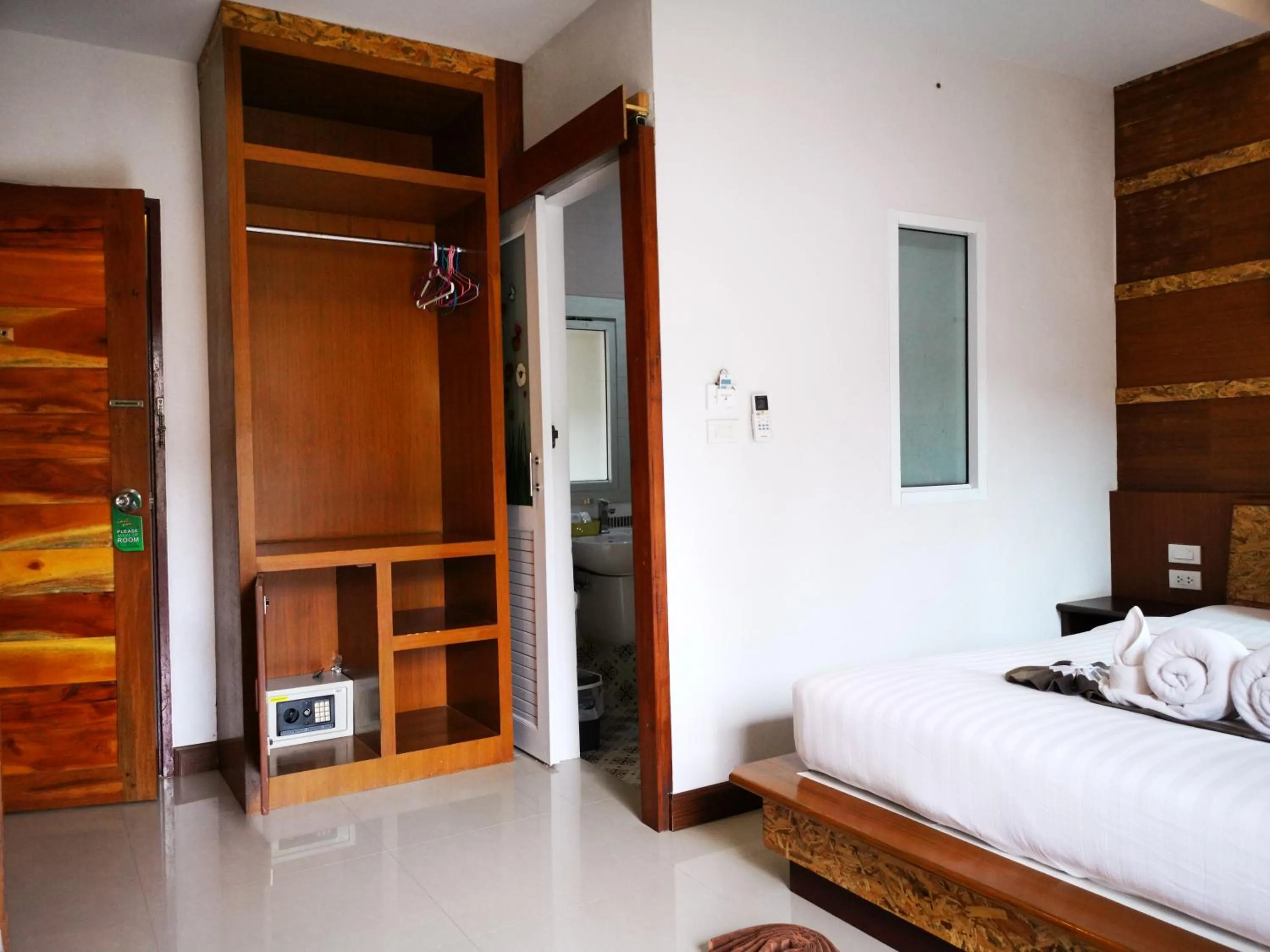 Photo of the whole room, Bed in The Peace Tara House