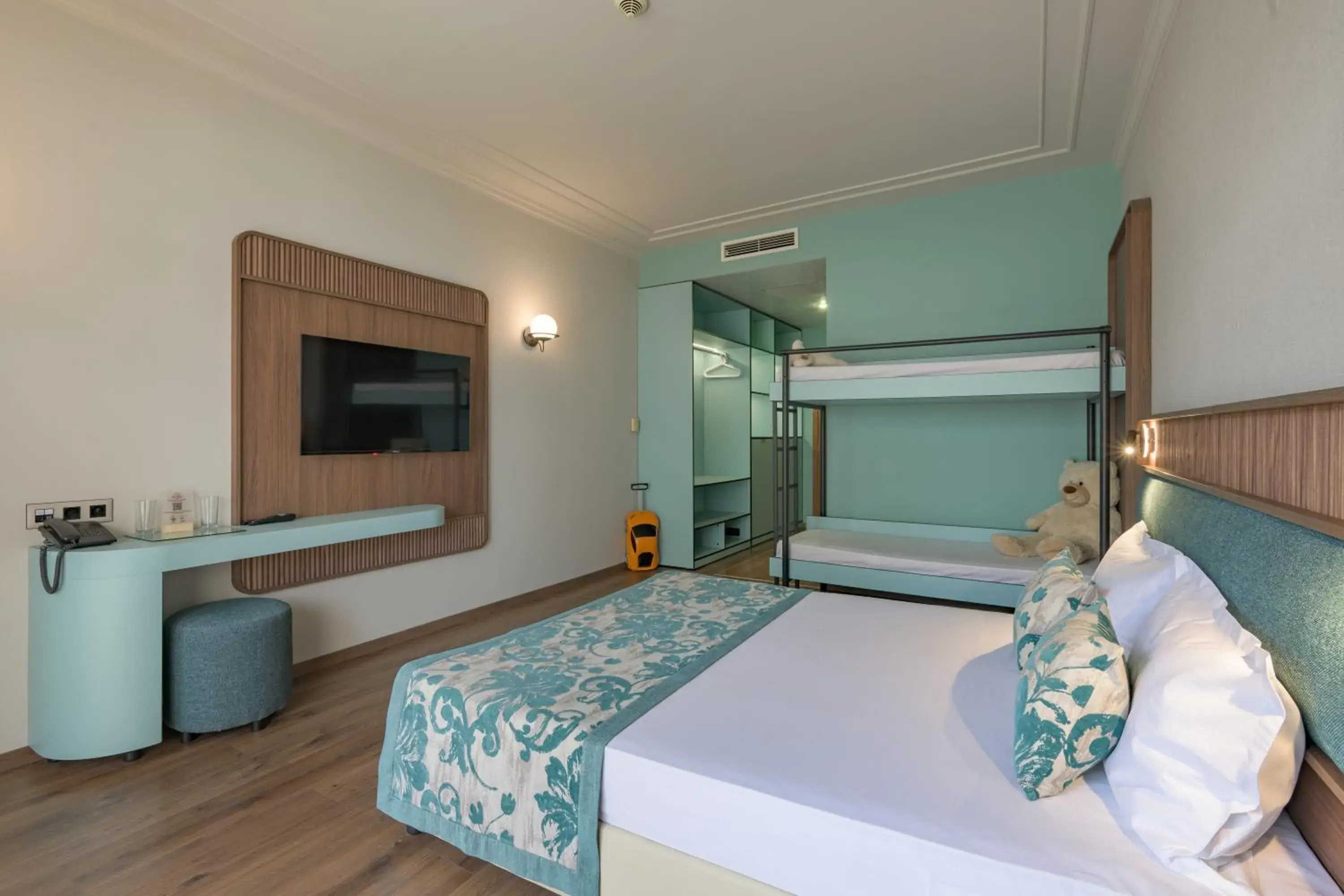 Family Room with Bunk Bed and Balcony in Kristal Hotel - All inclusive - Fully renovated rooms 2025 Family Room with Bunk Bed and Balcony in Kristal Hotel - All inclusive - Fully renovated rooms 2025