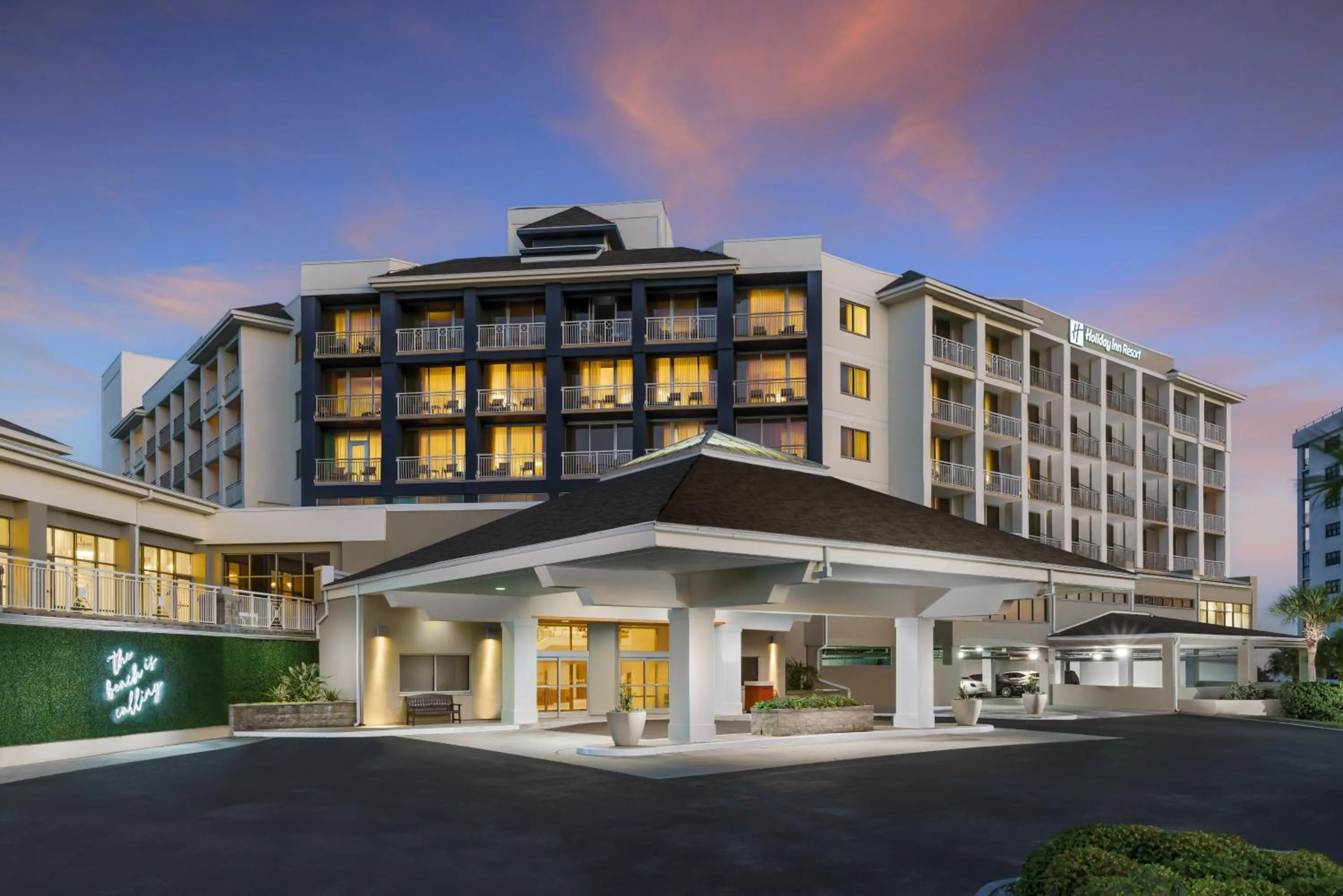 Property building in Holiday Inn Resort Lumina on Wrightsville Beach by IHG