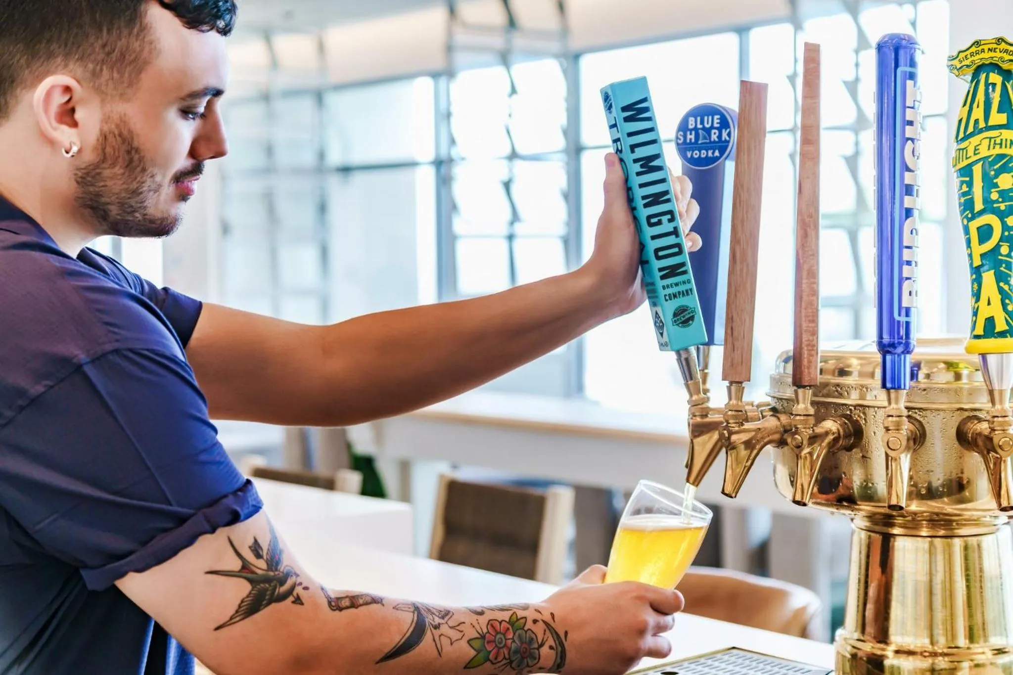 Lounge or bar in Holiday Inn Resort Lumina on Wrightsville Beach by IHG