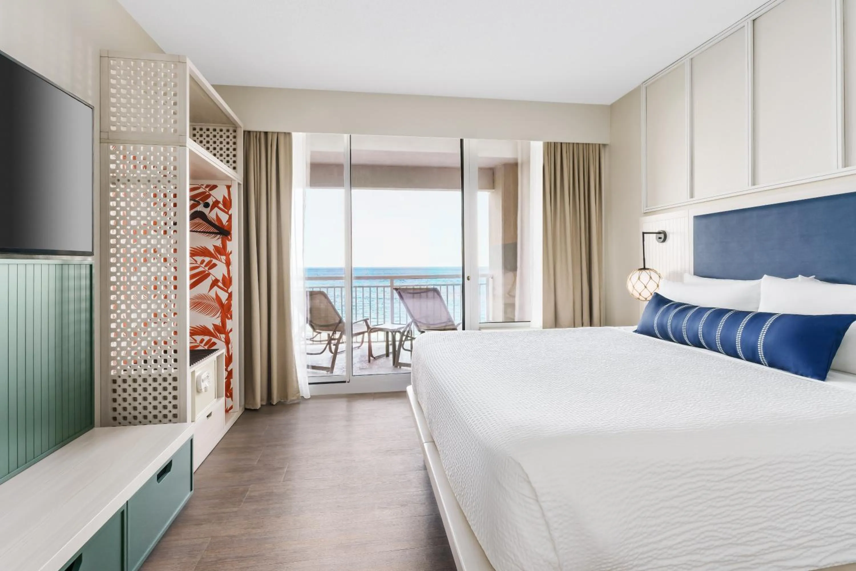 Bed in Holiday Inn Resort Lumina on Wrightsville Beach by IHG