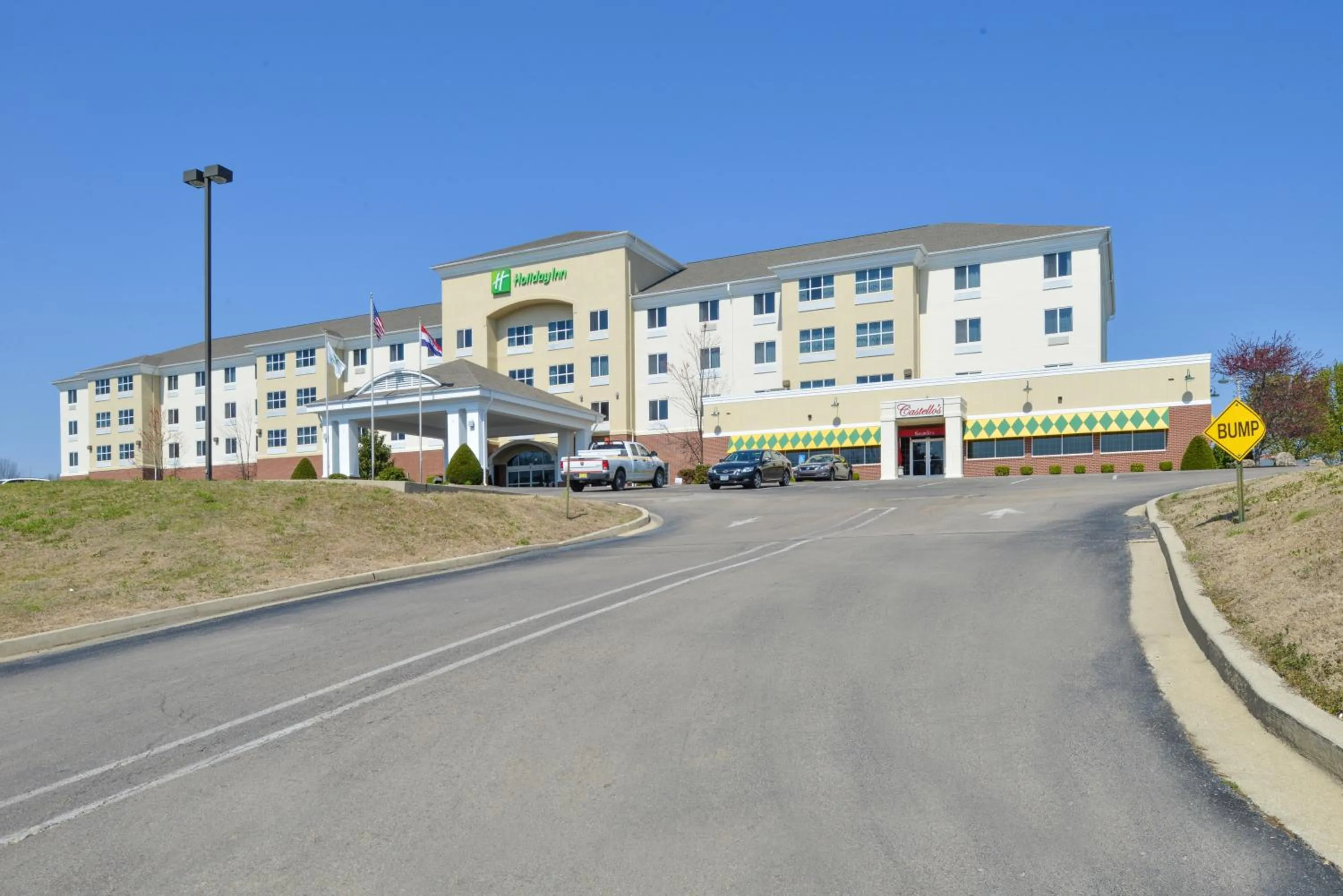 Property building in Holiday Inn Poplar Bluff by IHG