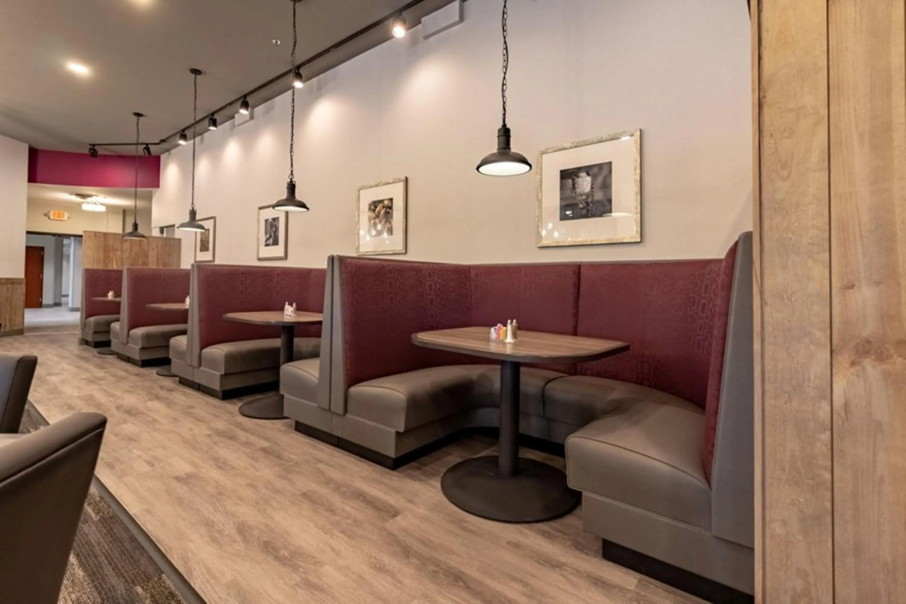 Restaurant/places to eat in Holiday Inn Poplar Bluff by IHG