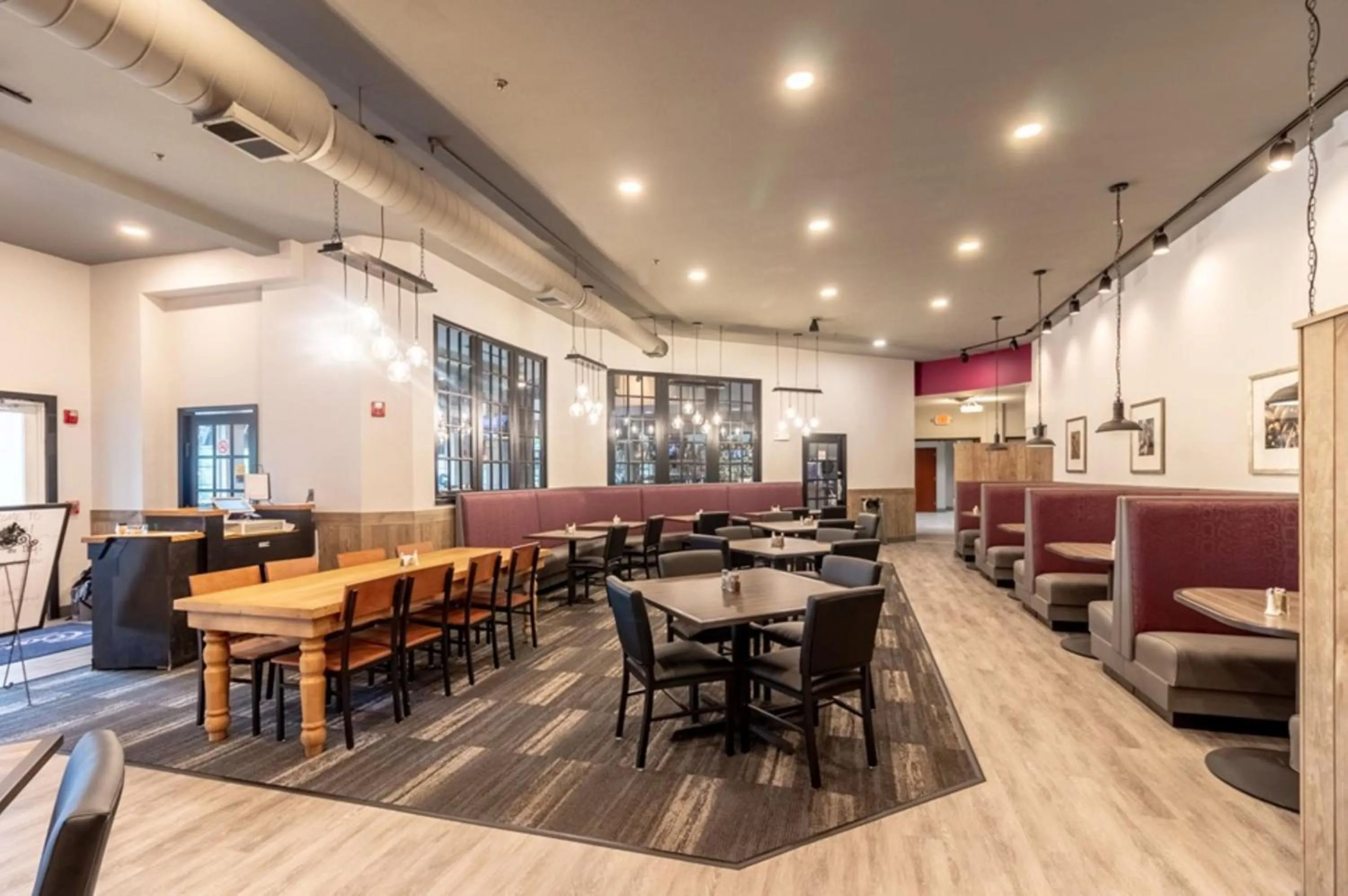 Restaurant/places to eat in Holiday Inn Poplar Bluff by IHG