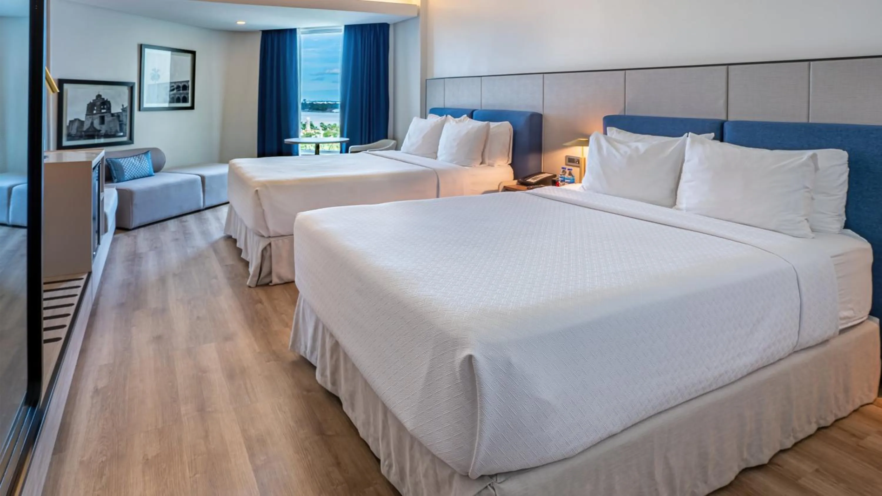 Photo of the whole room, Bed in Crowne Plaza Santo Domingo by IHG