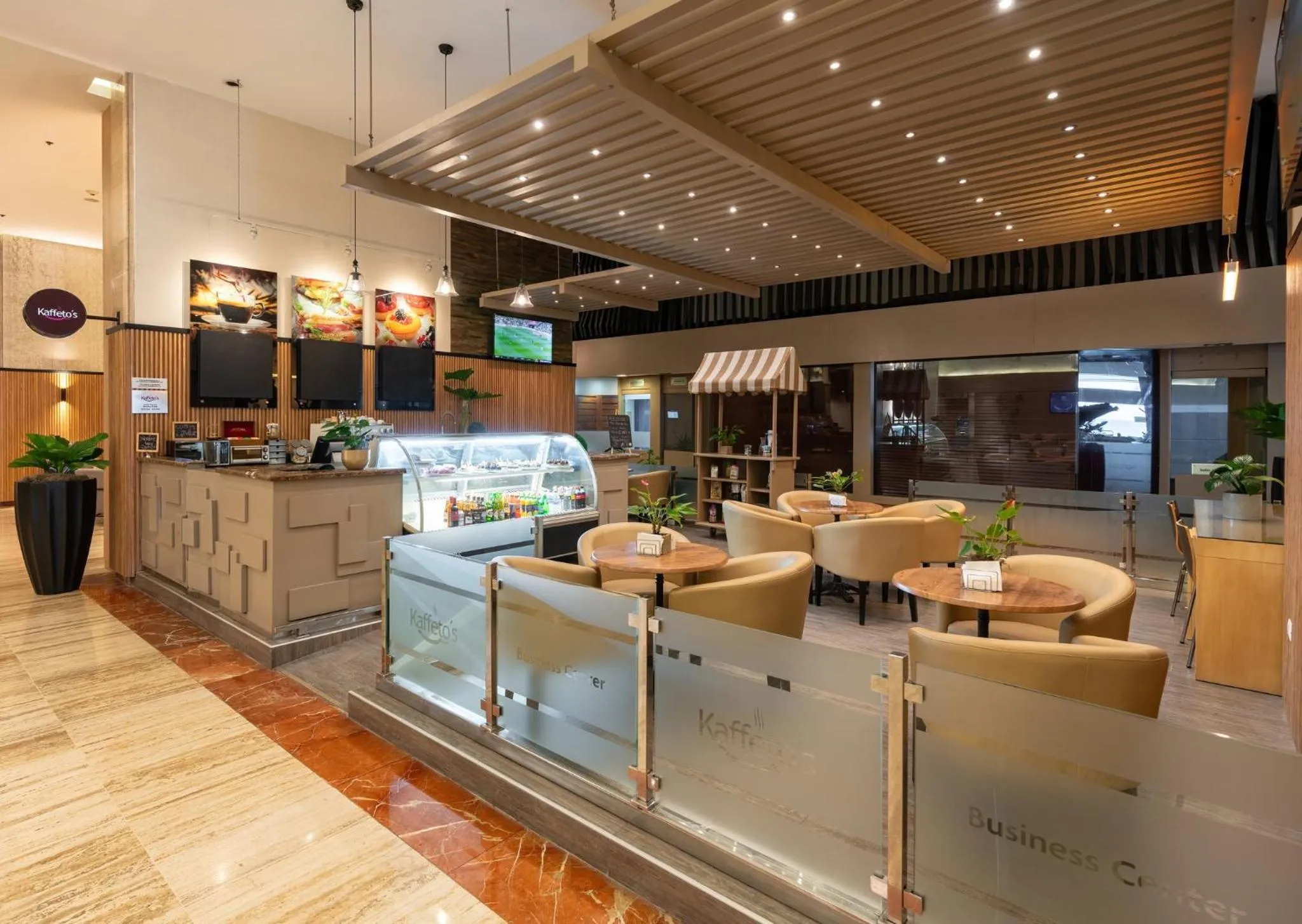 Coffee/tea facilities in Crowne Plaza Santo Domingo by IHG