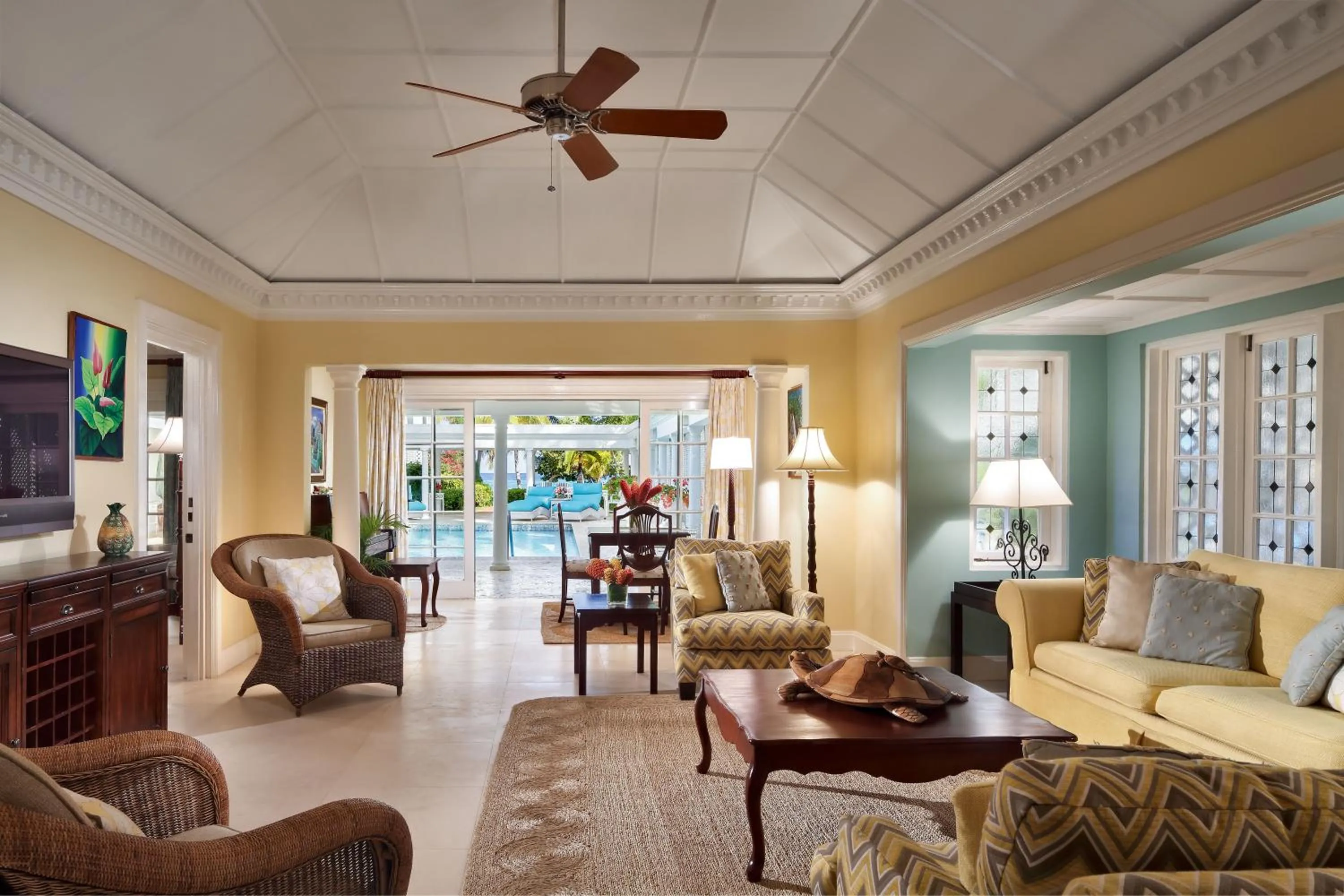 Living room in Half Moon