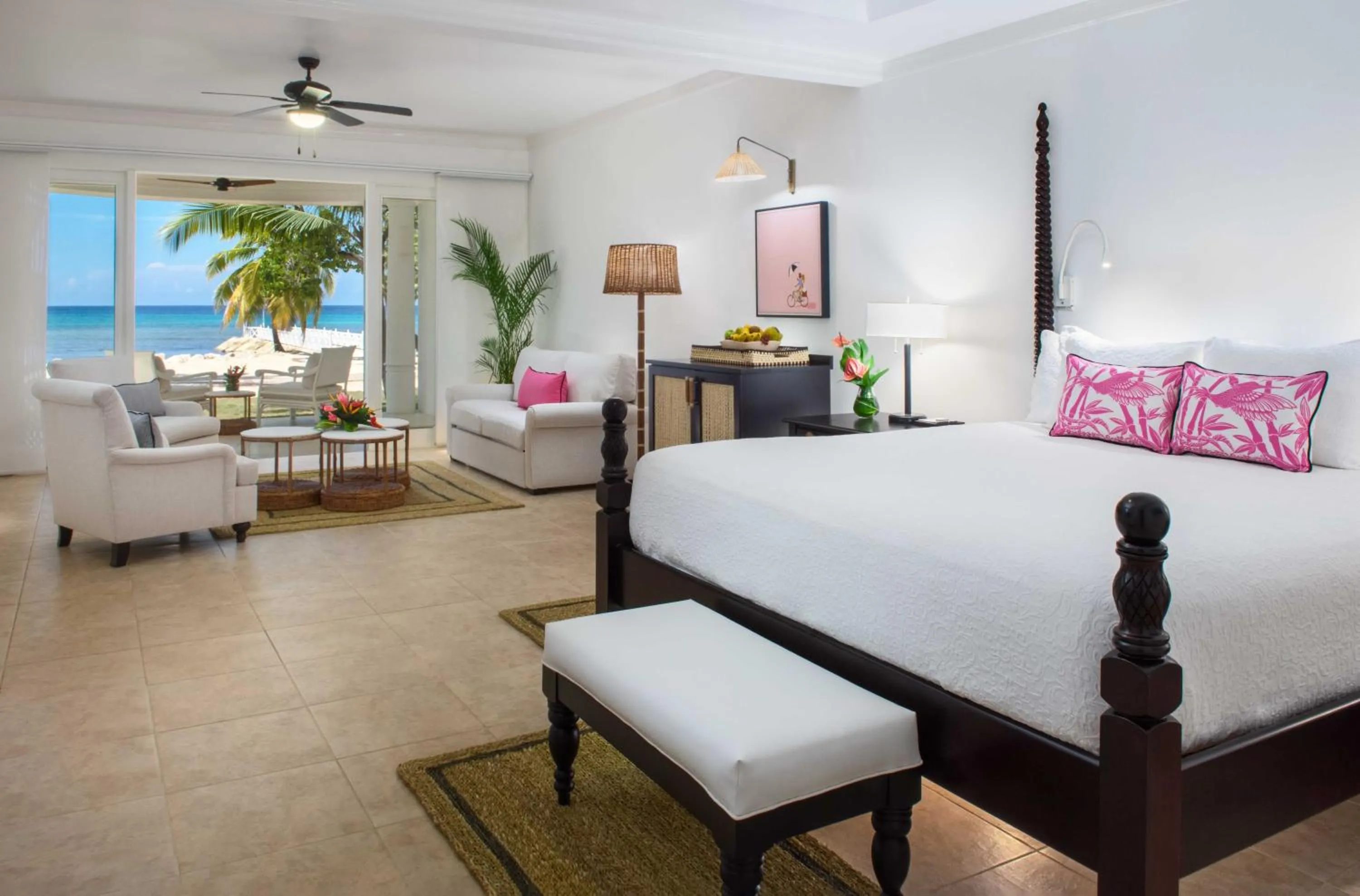 Bedroom, Bed in Half Moon