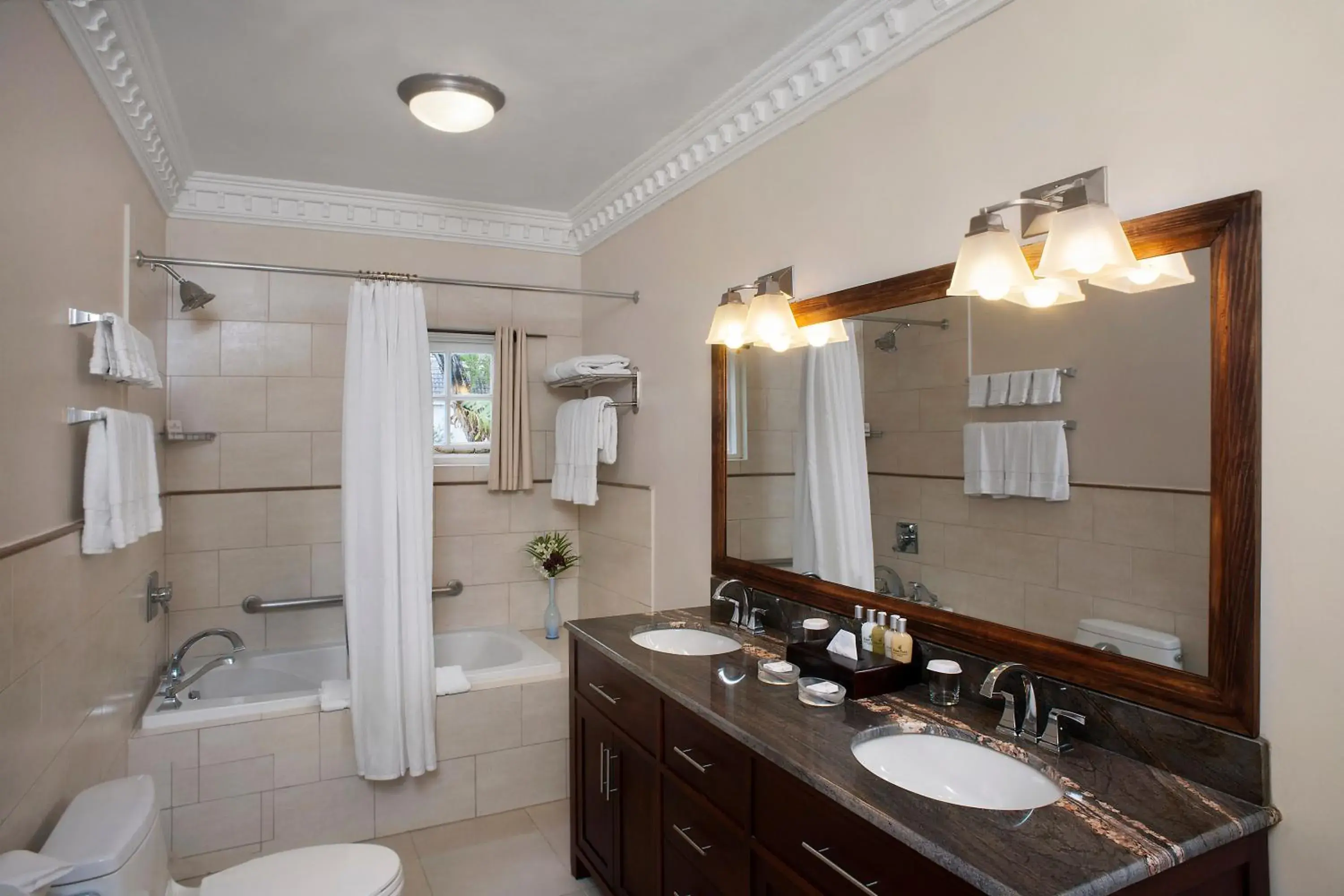 Five-Bedroom Villa with Garden View in Half Moon Five-Bedroom Villa with Garden View in Half Moon