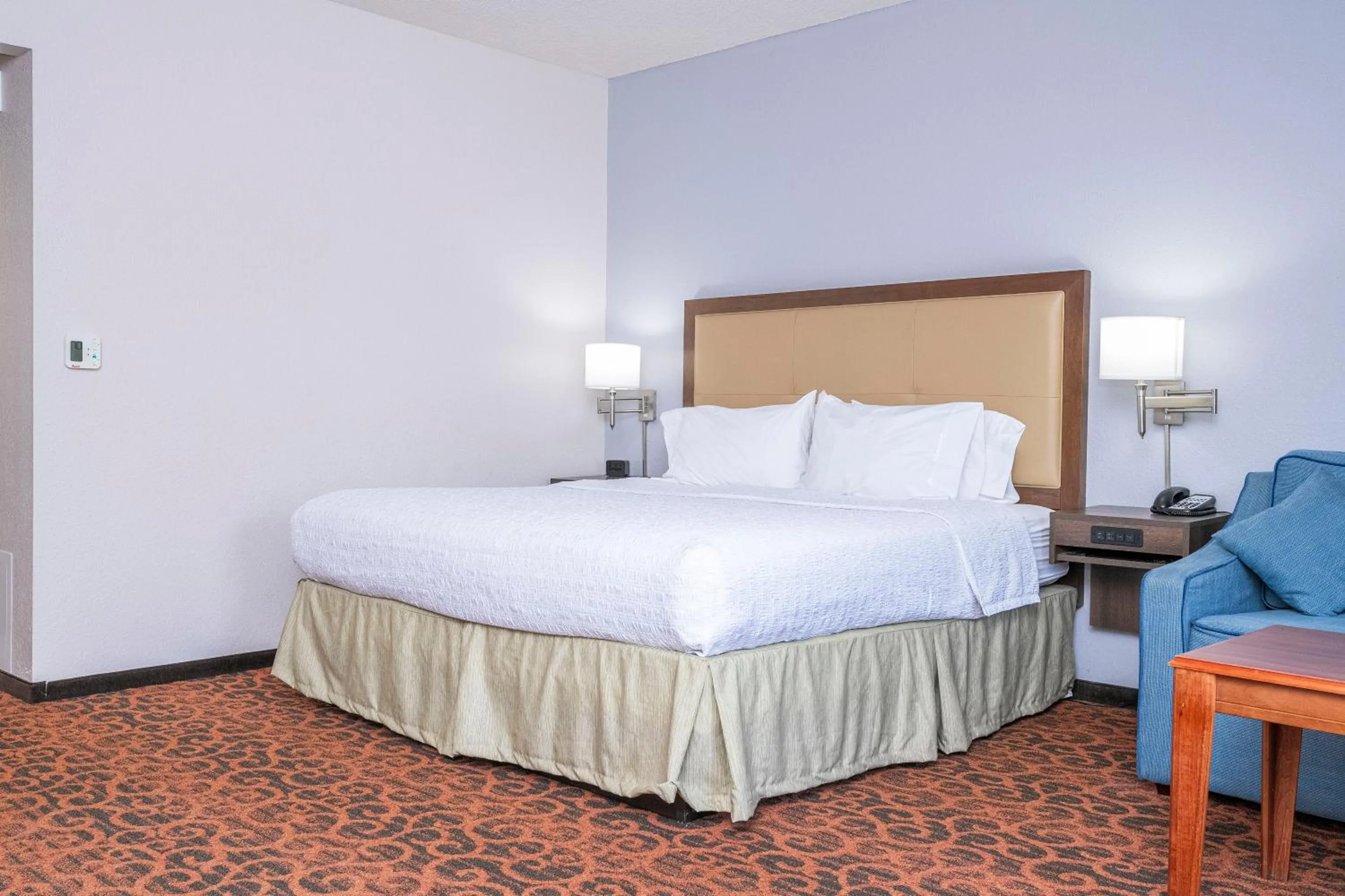 Bedroom, Bed in Hampton Inn by Hilton Spring Hill