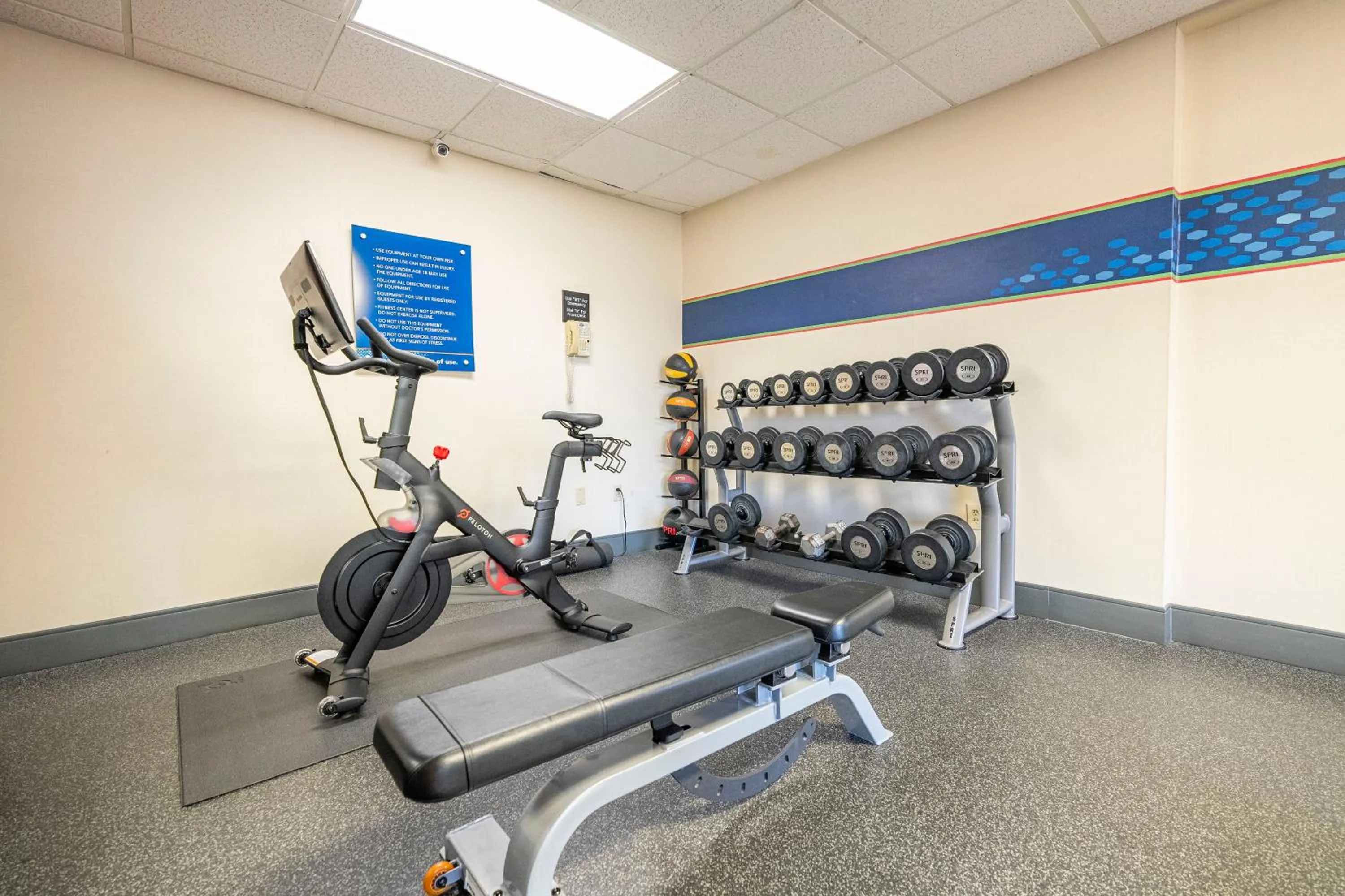 Fitness centre/facilities in Hampton Inn by Hilton Spring Hill