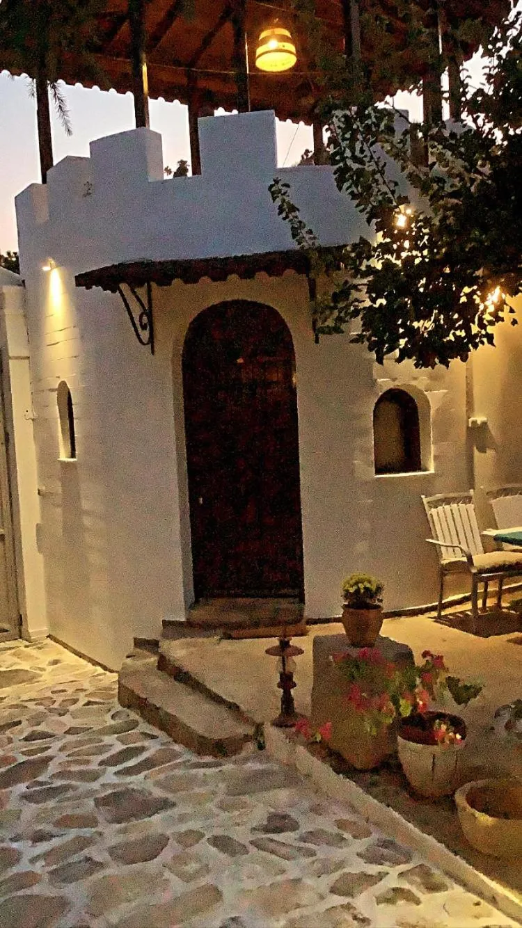 Akropolis Guest House
