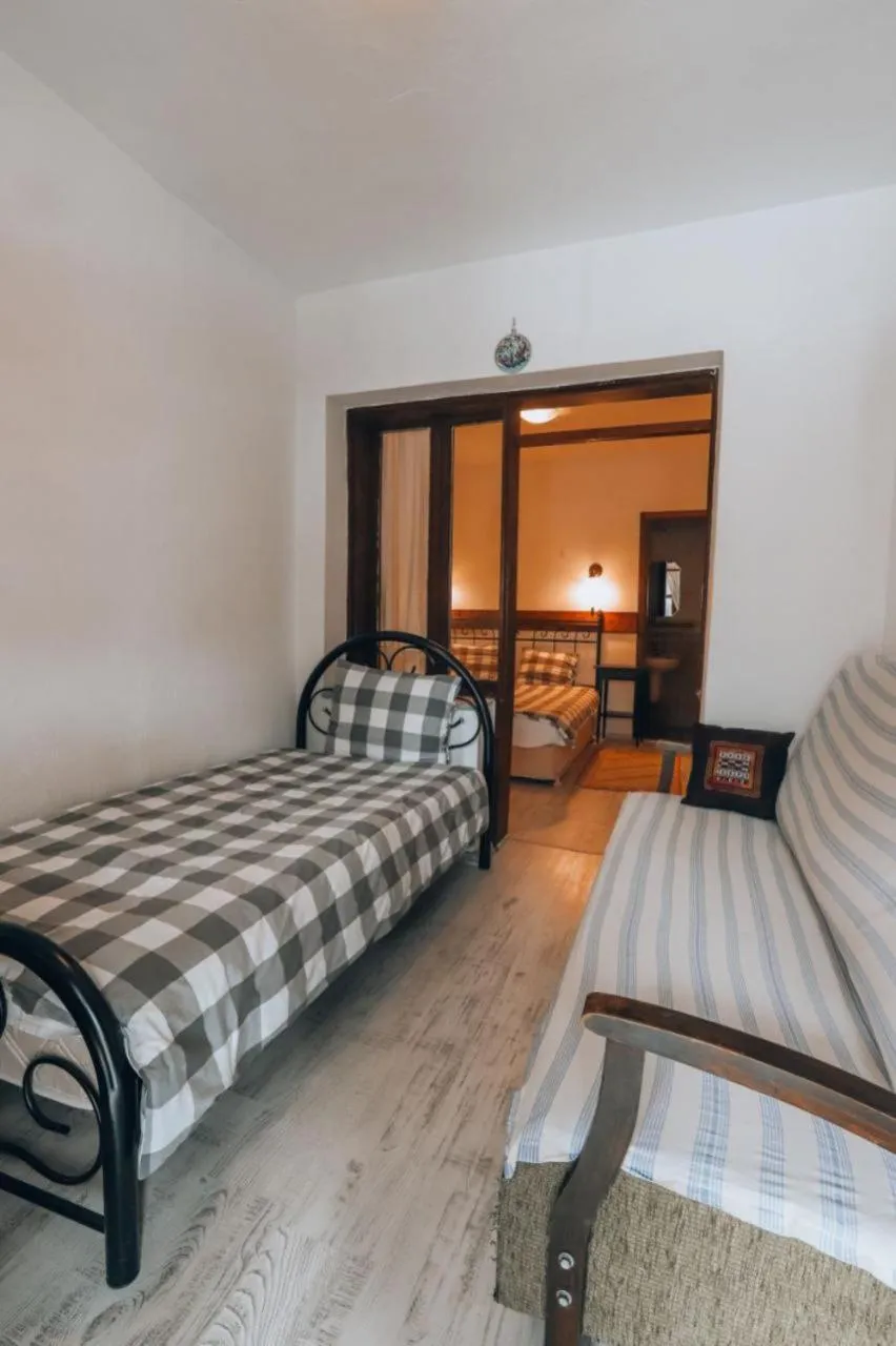 Akropolis Guest House
