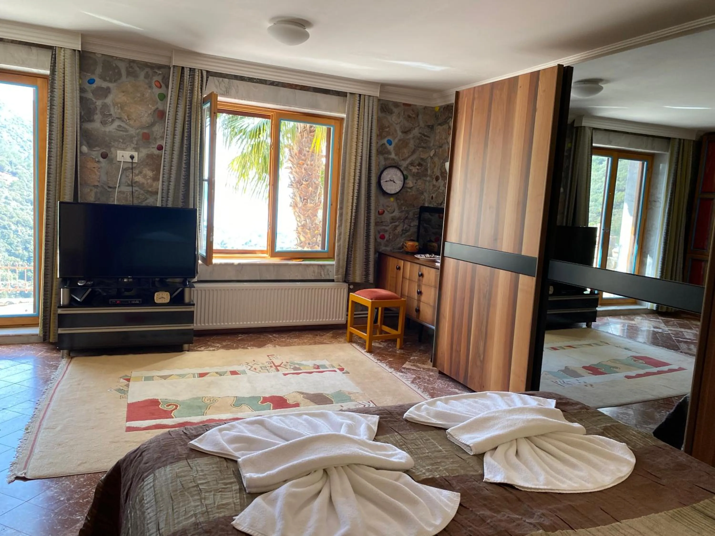 TV and multimedia, Bed in Villa Symbola