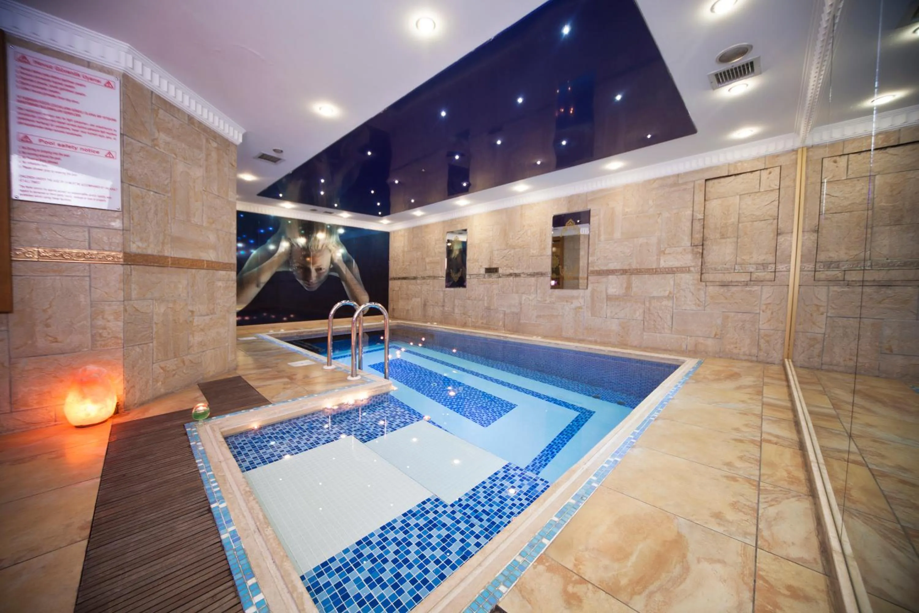 Swimming pool in Grand Asiyan Hotel