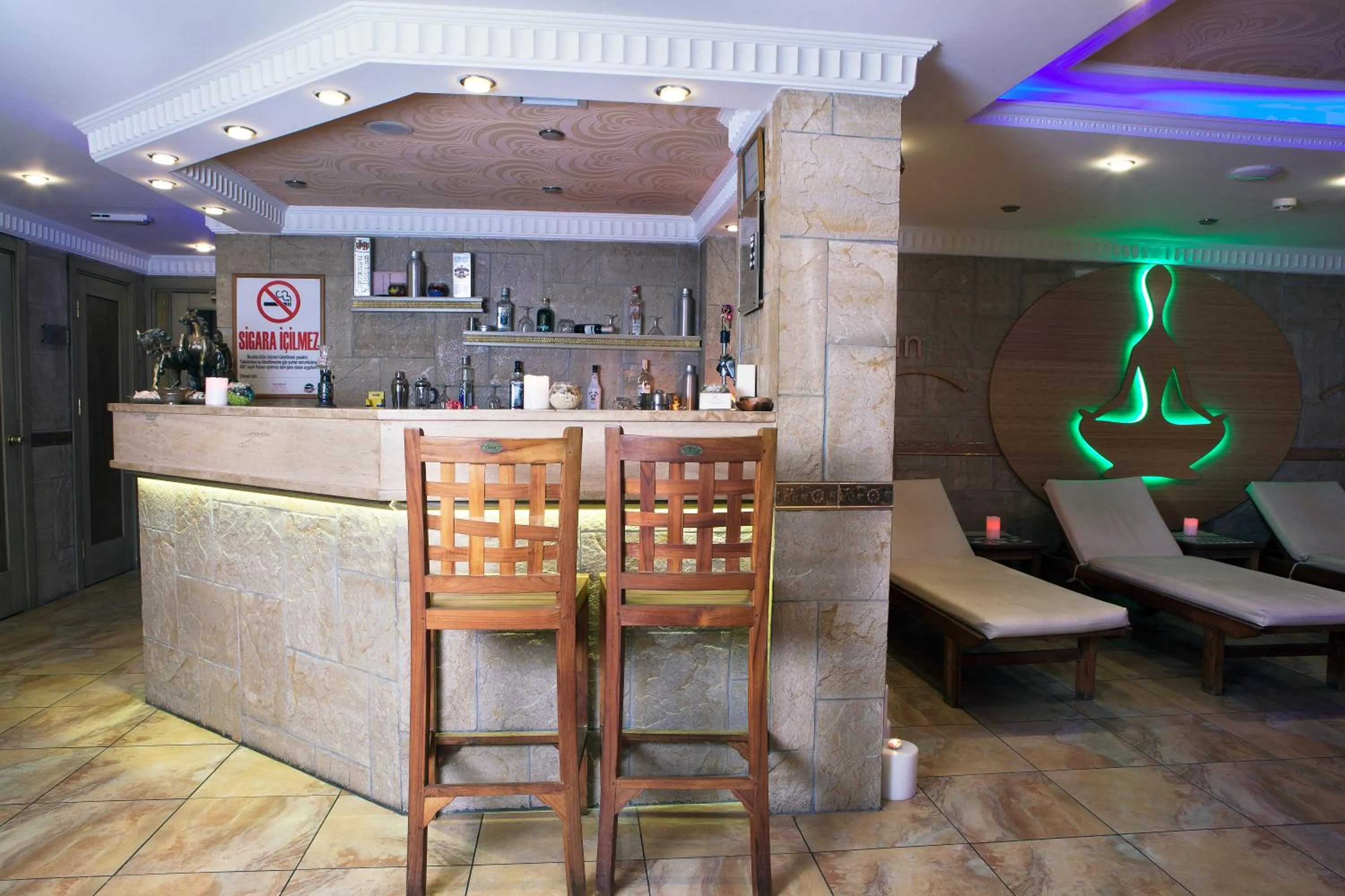 Lounge or bar in Grand Asiyan Hotel