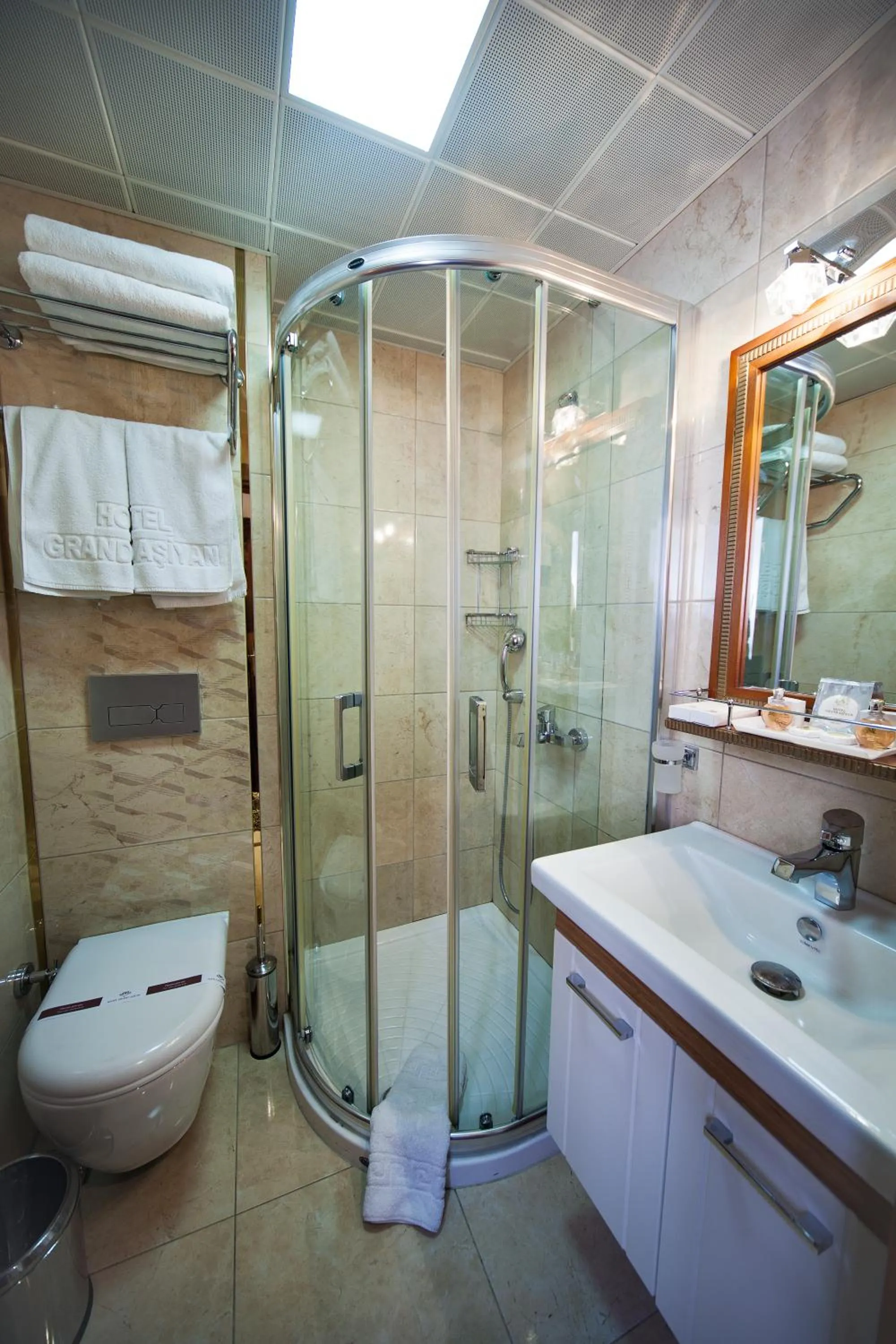 Bathroom in Grand Asiyan Hotel