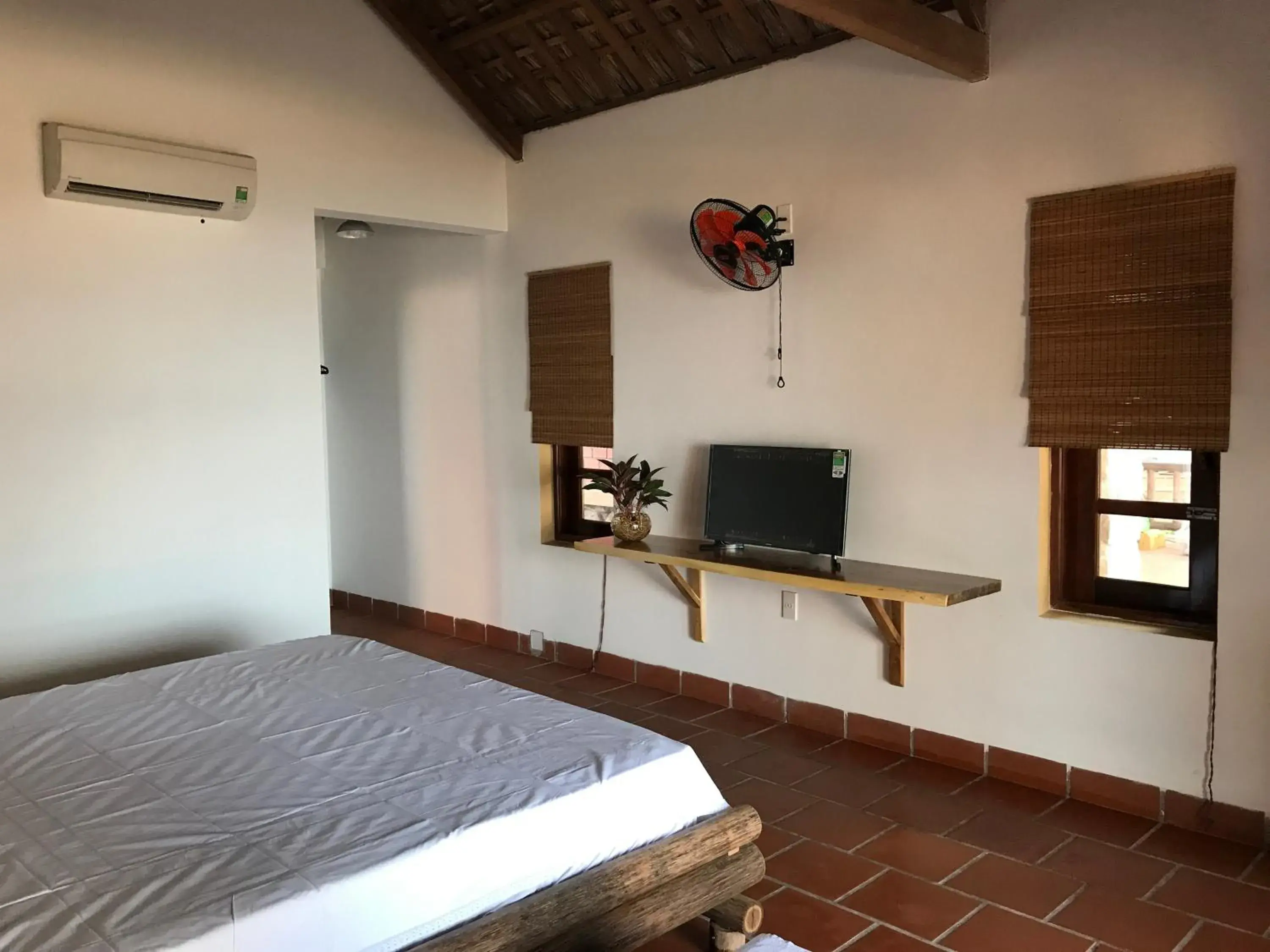 Deluxe Bungalow with Sea View in Phu Quoc Kim 2 Beach Front Resort Deluxe Bungalow with Sea View in Phu Quoc Kim 2 Beach Front Resort