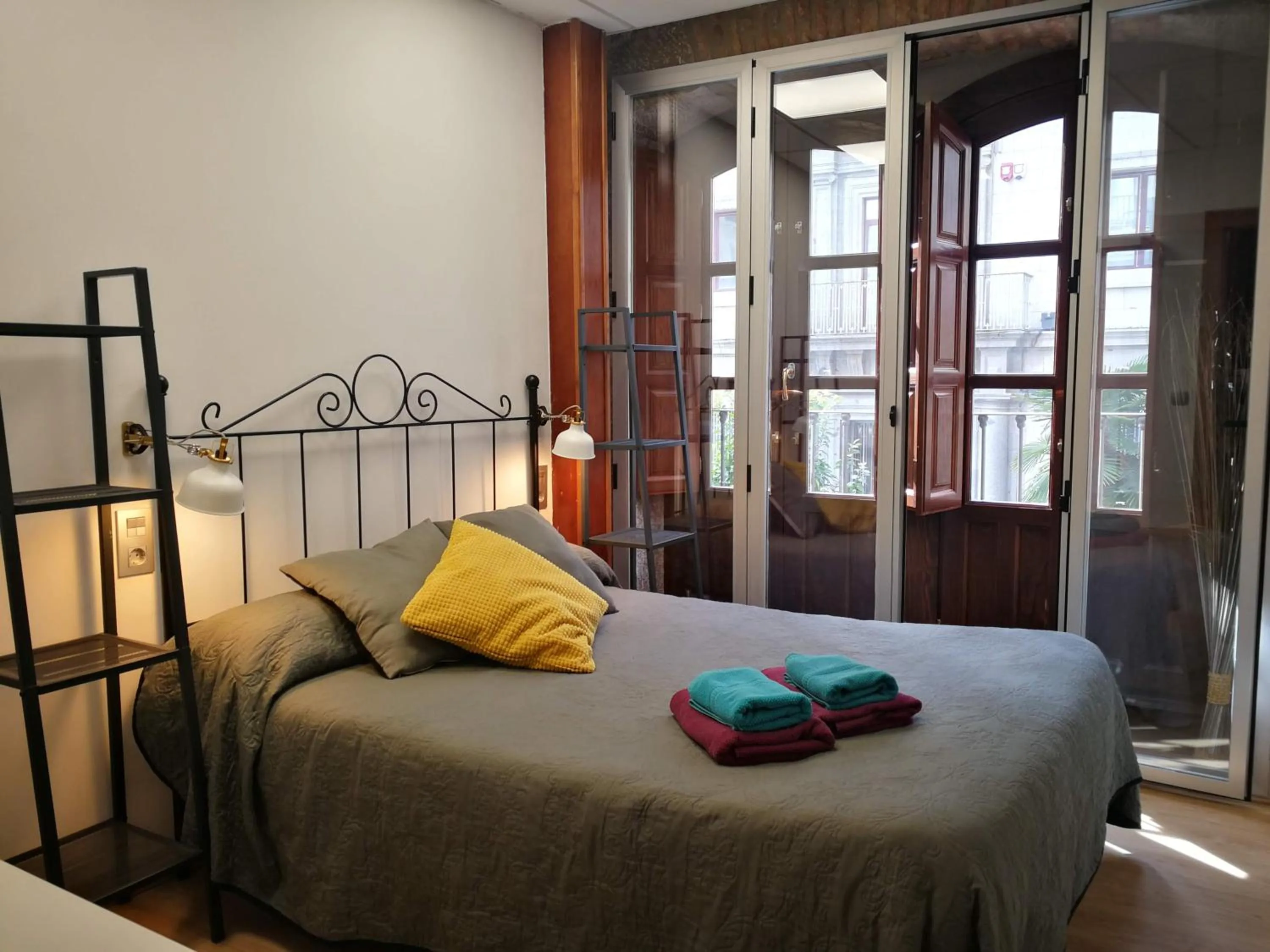 Bedroom, Bed in Casa Montalbán Apartamentos Turísticos