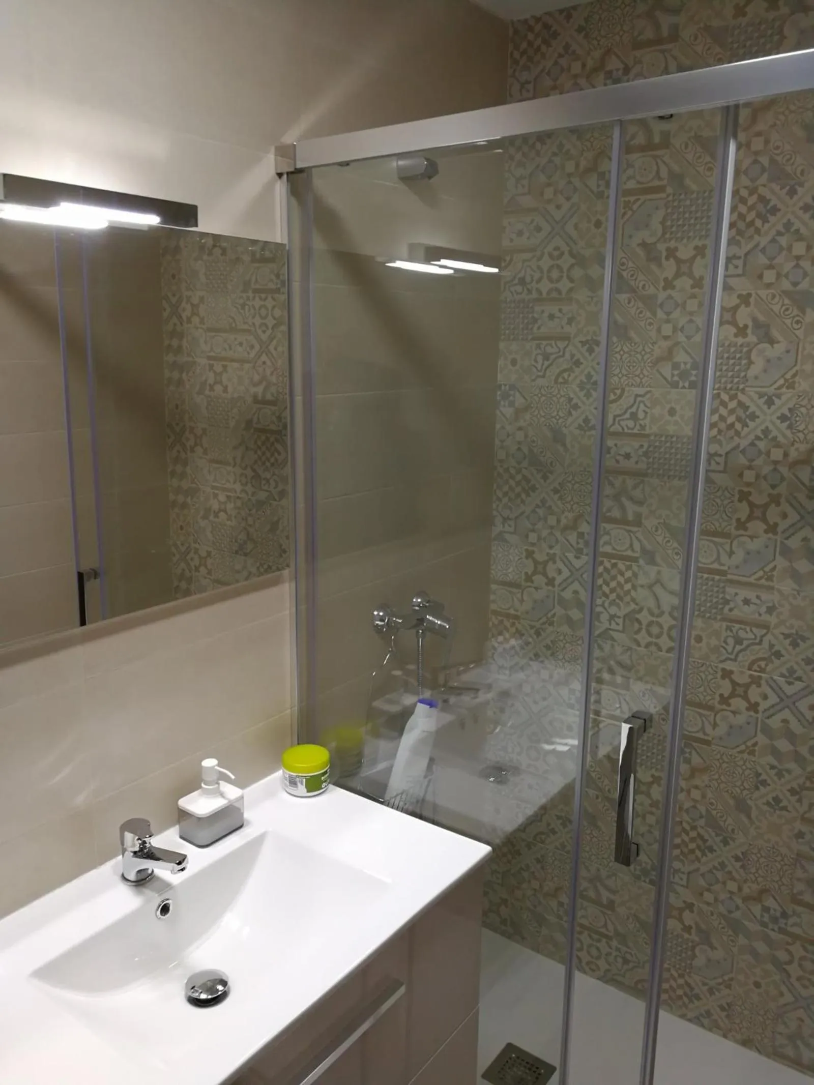 Bathroom in Casa Montalbán Apartamentos Turísticos