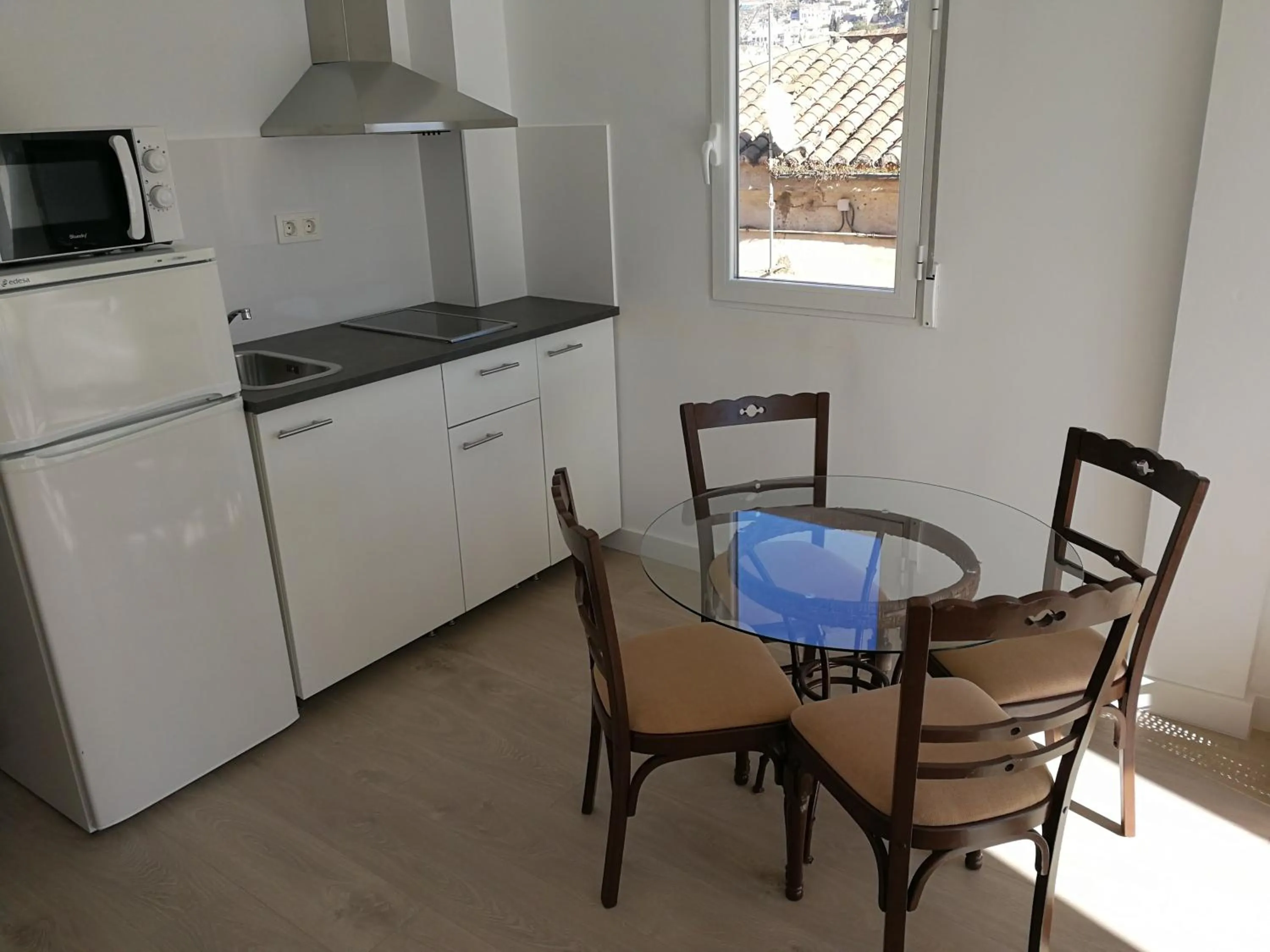 Kitchen or kitchenette in Casa Montalbán Apartamentos Turísticos
