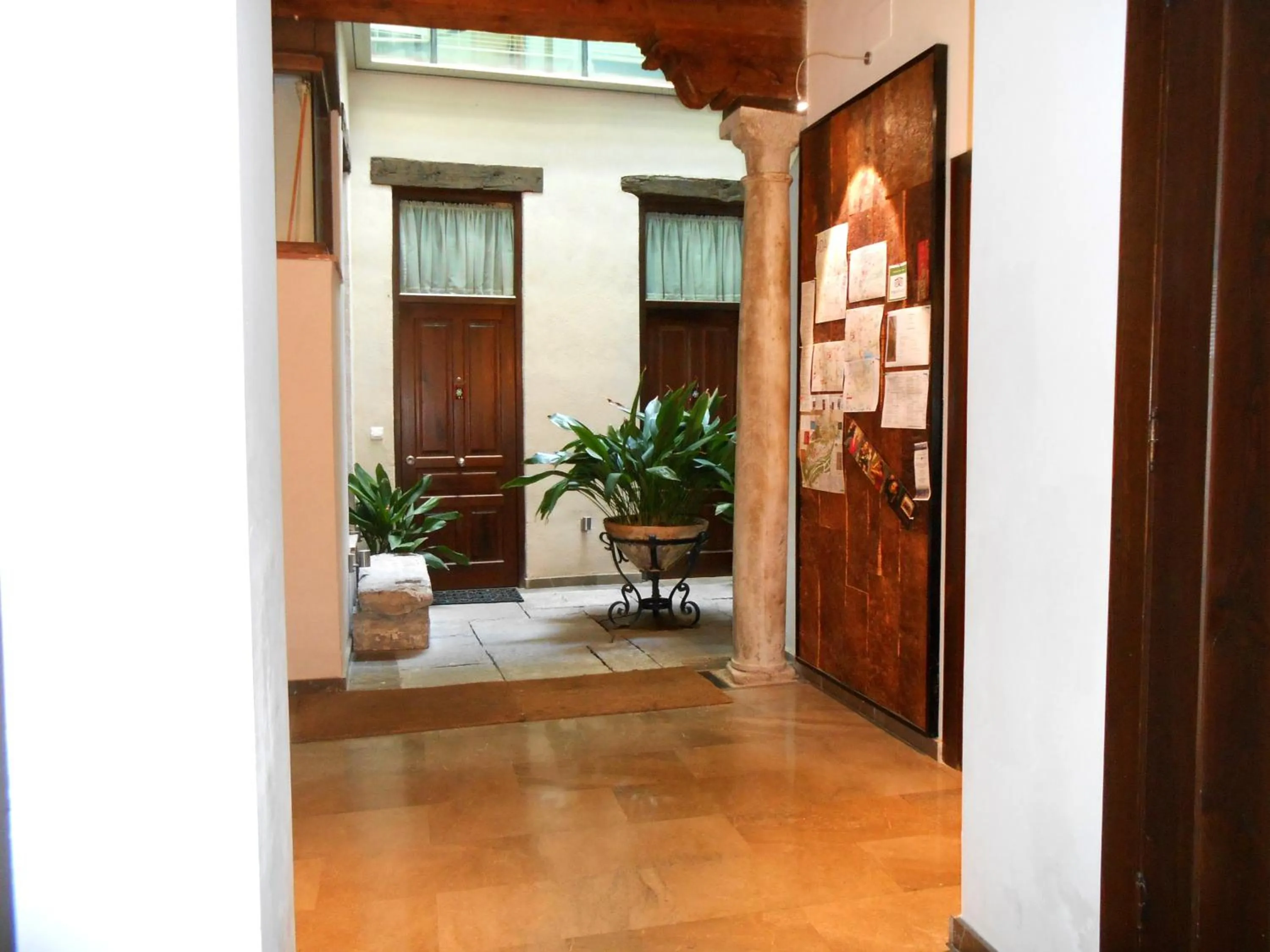 Lobby or reception in Casa Montalbán Apartamentos Turísticos