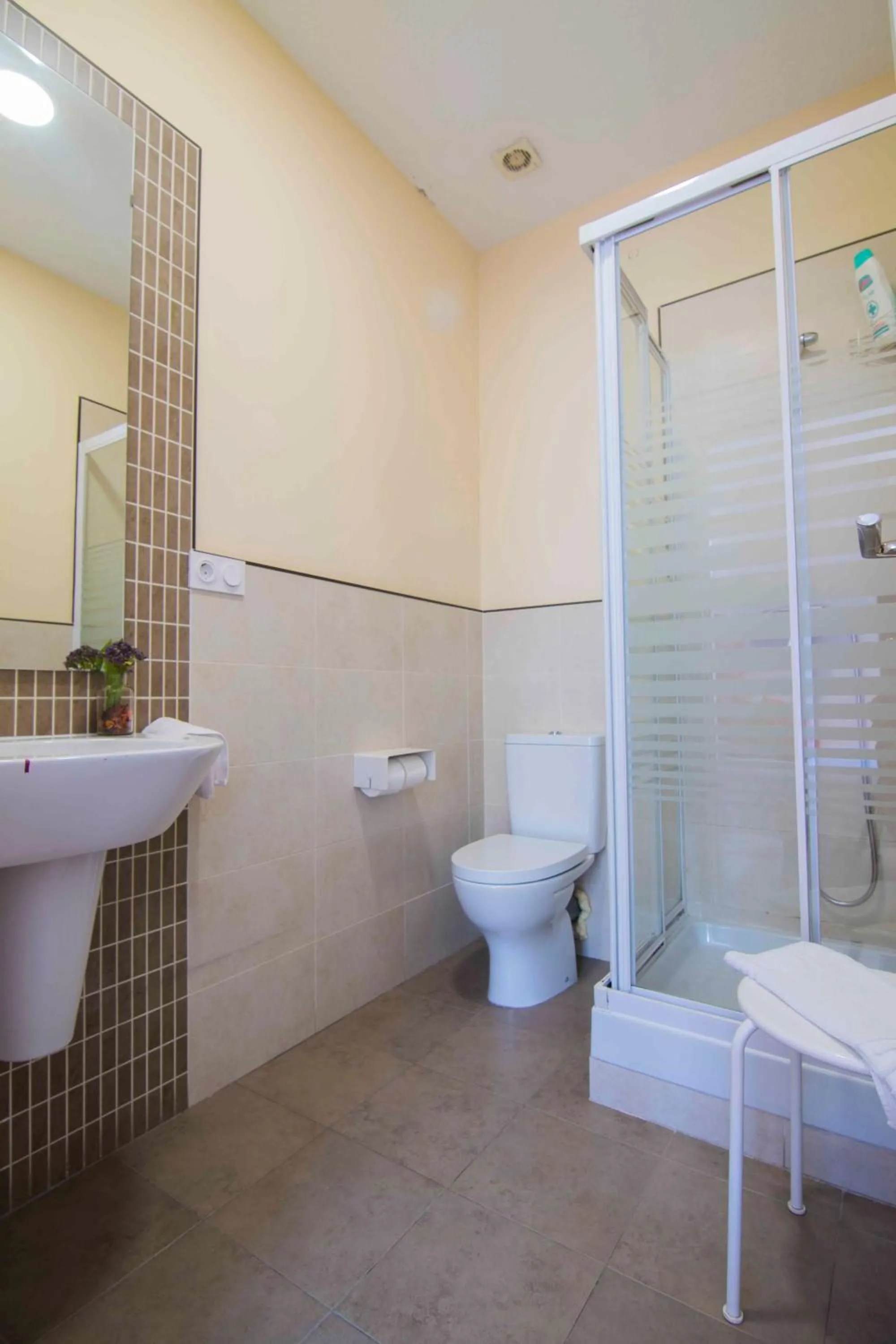 Bathroom in Casa Montalbán Apartamentos Turísticos