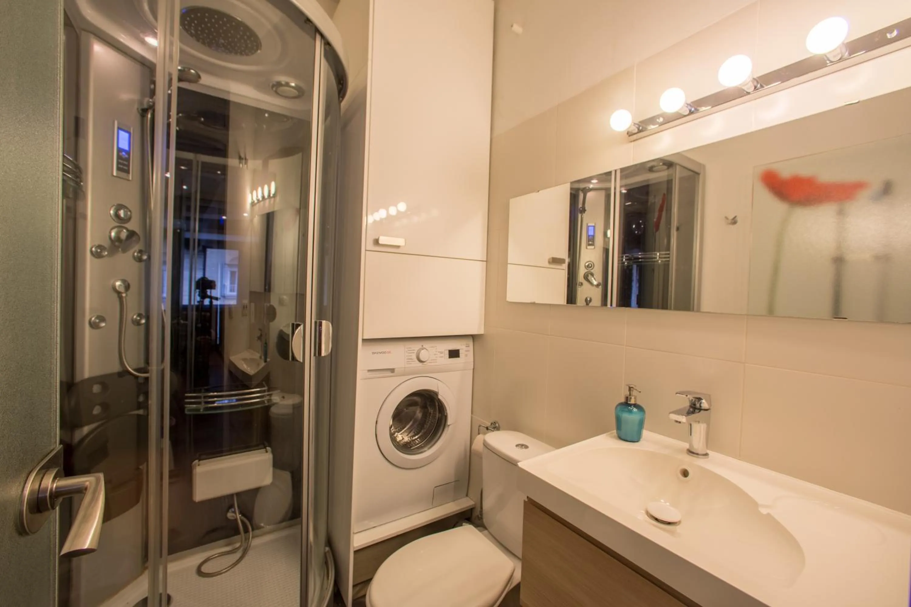 Bathroom in Casa Montalbán Apartamentos Turísticos